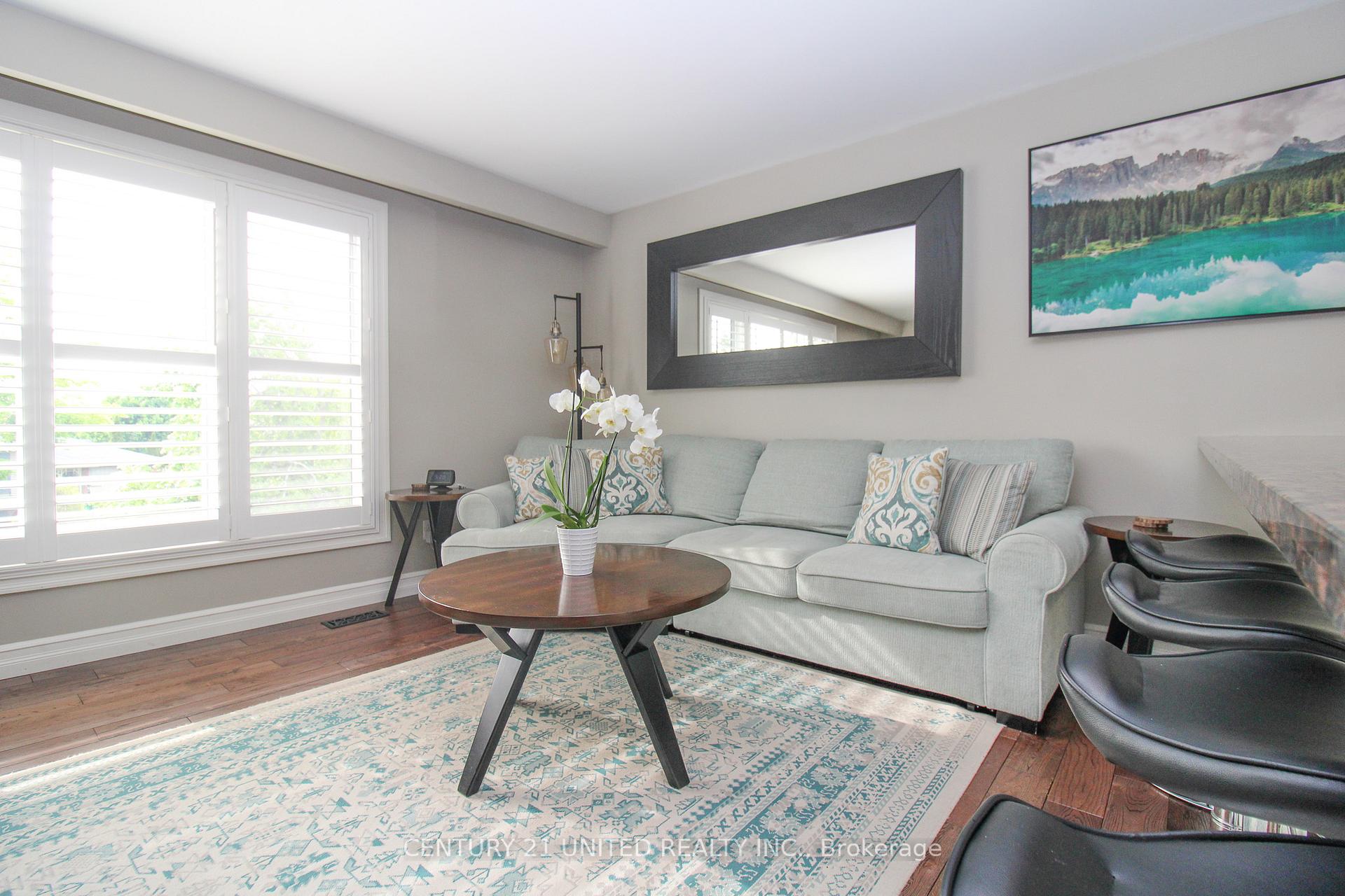 Photo 9 of 2046 Meadowview Road, Peterborough, Ashburnham Ward 4 — HOMEH