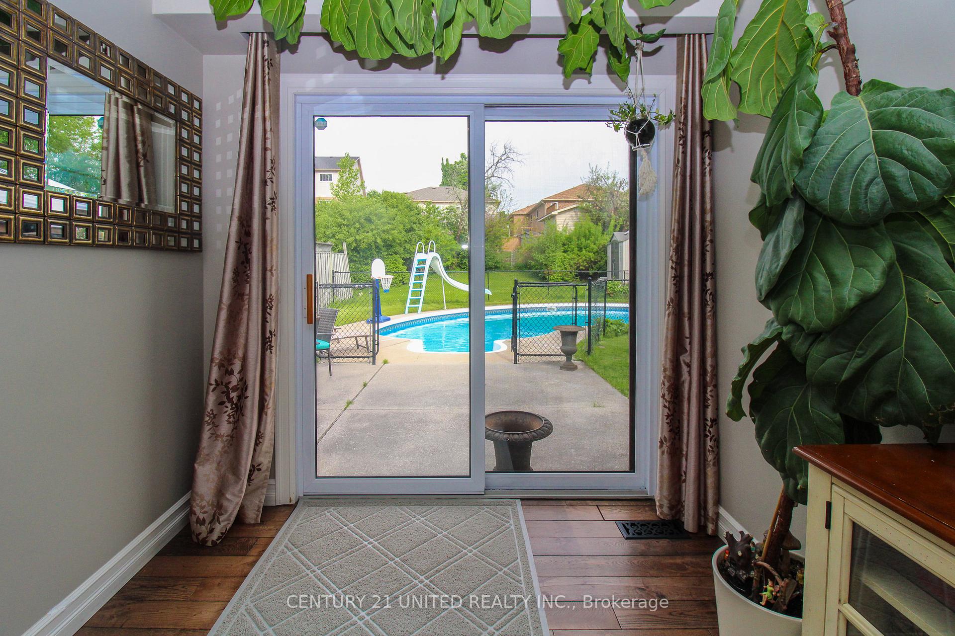 Photo 16 of 2046 Meadowview Road, Peterborough, Ashburnham Ward 4 — HOMEH