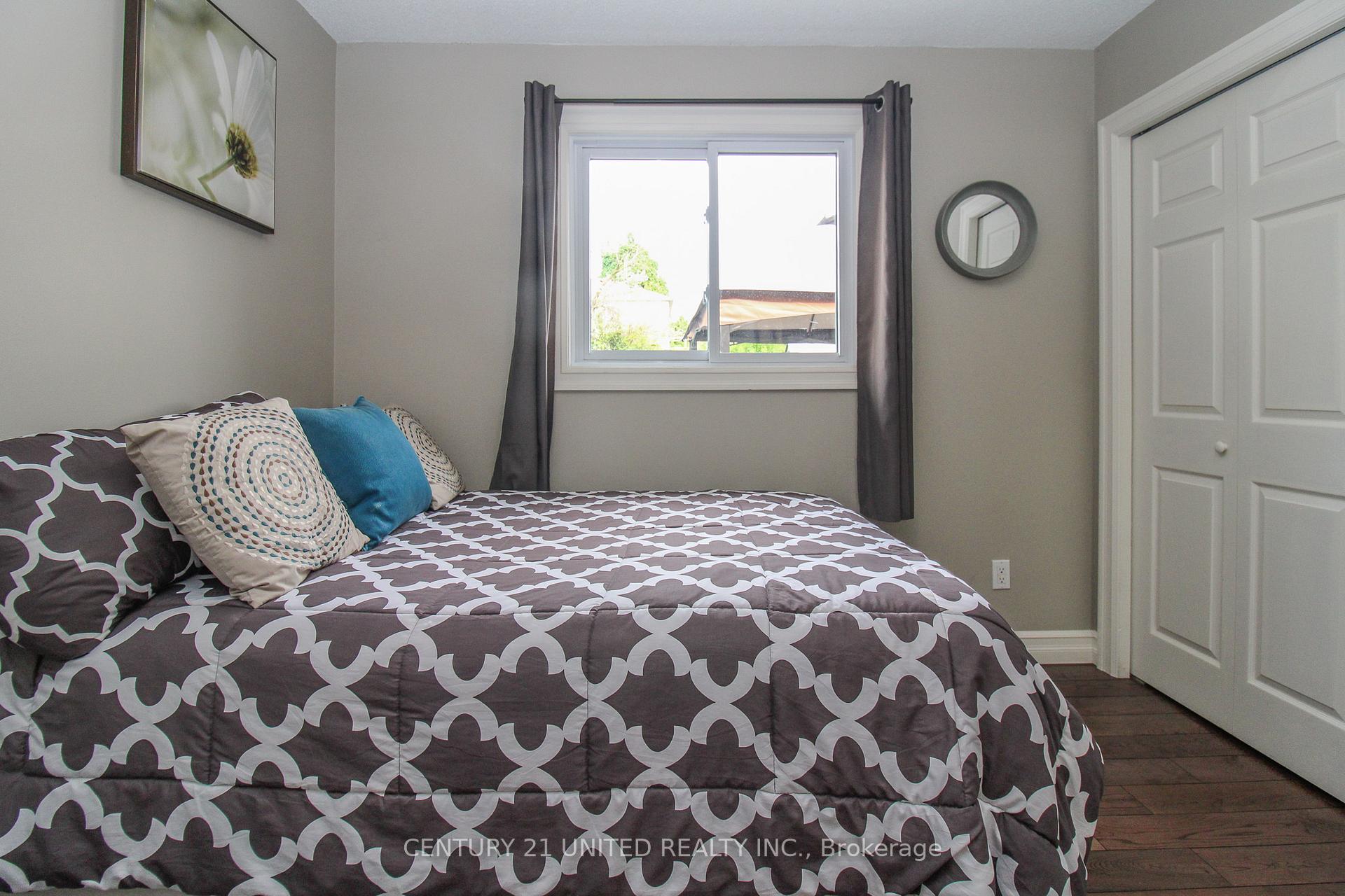 Photo 23 of 2046 Meadowview Road, Peterborough, Ashburnham Ward 4 — HOMEH
