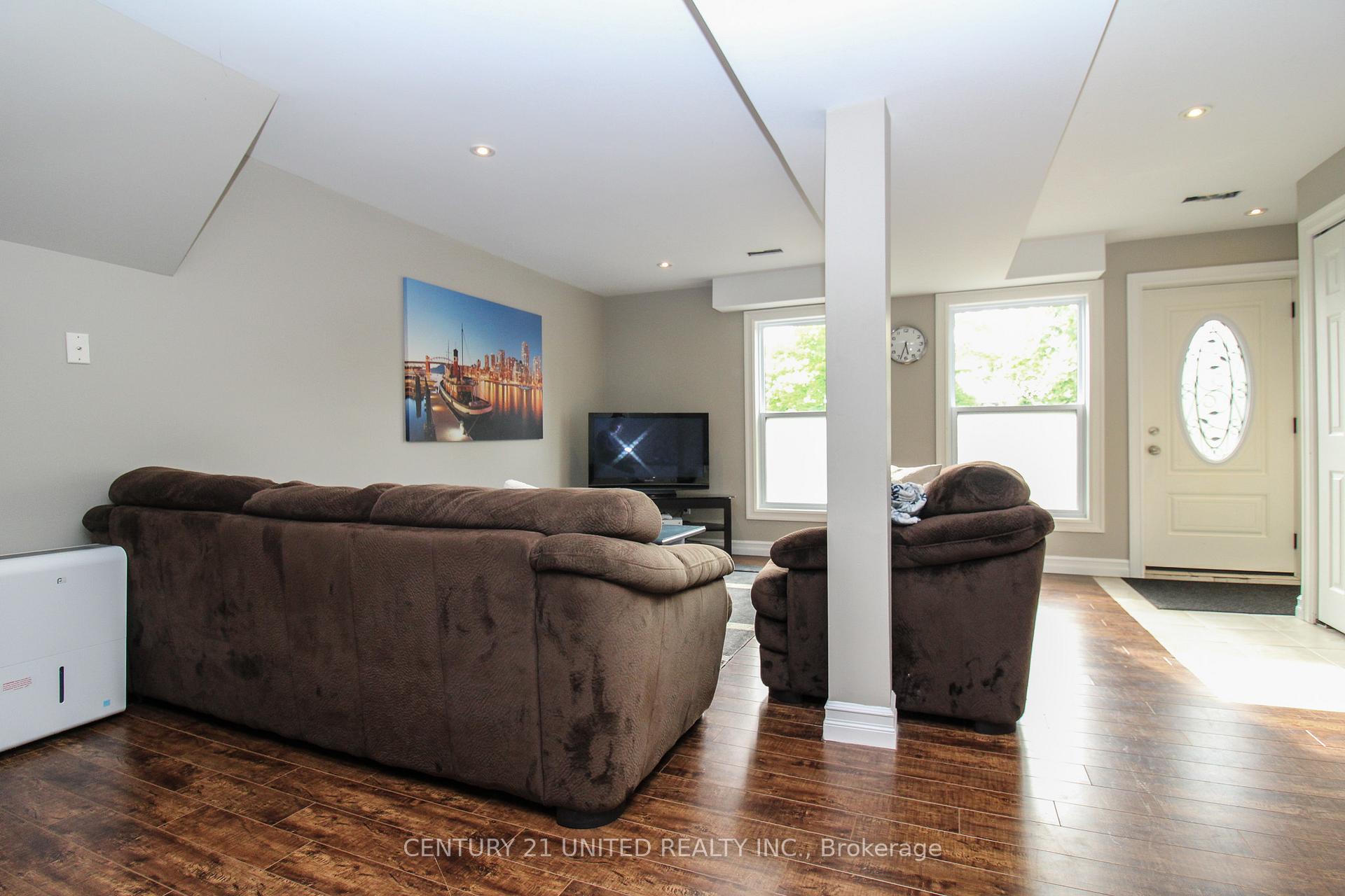 Photo 25 of 2046 Meadowview Road, Peterborough, Ashburnham Ward 4 — HOMEH
