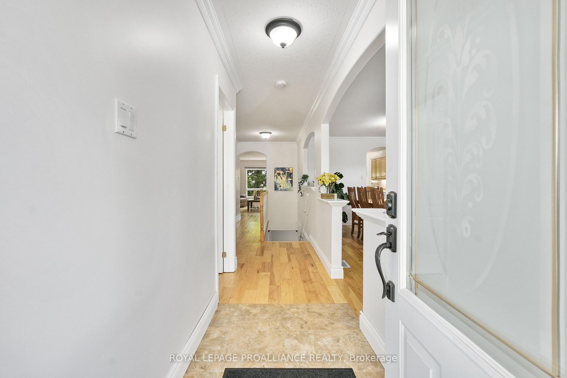 Photo 8 of 3 Sanderson Court, Peterborough, Northcrest Ward 5 — HOMEH