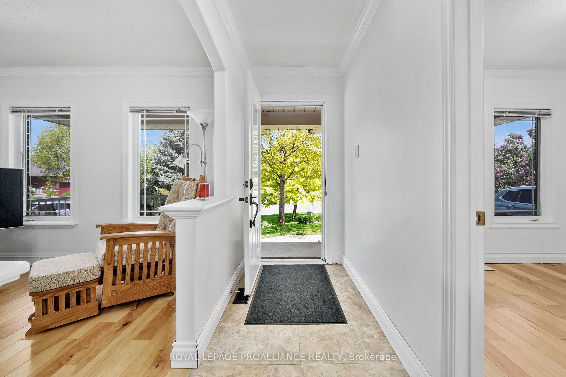 Photo 9 of 3 Sanderson Court, Peterborough, Northcrest Ward 5 — HOMEH