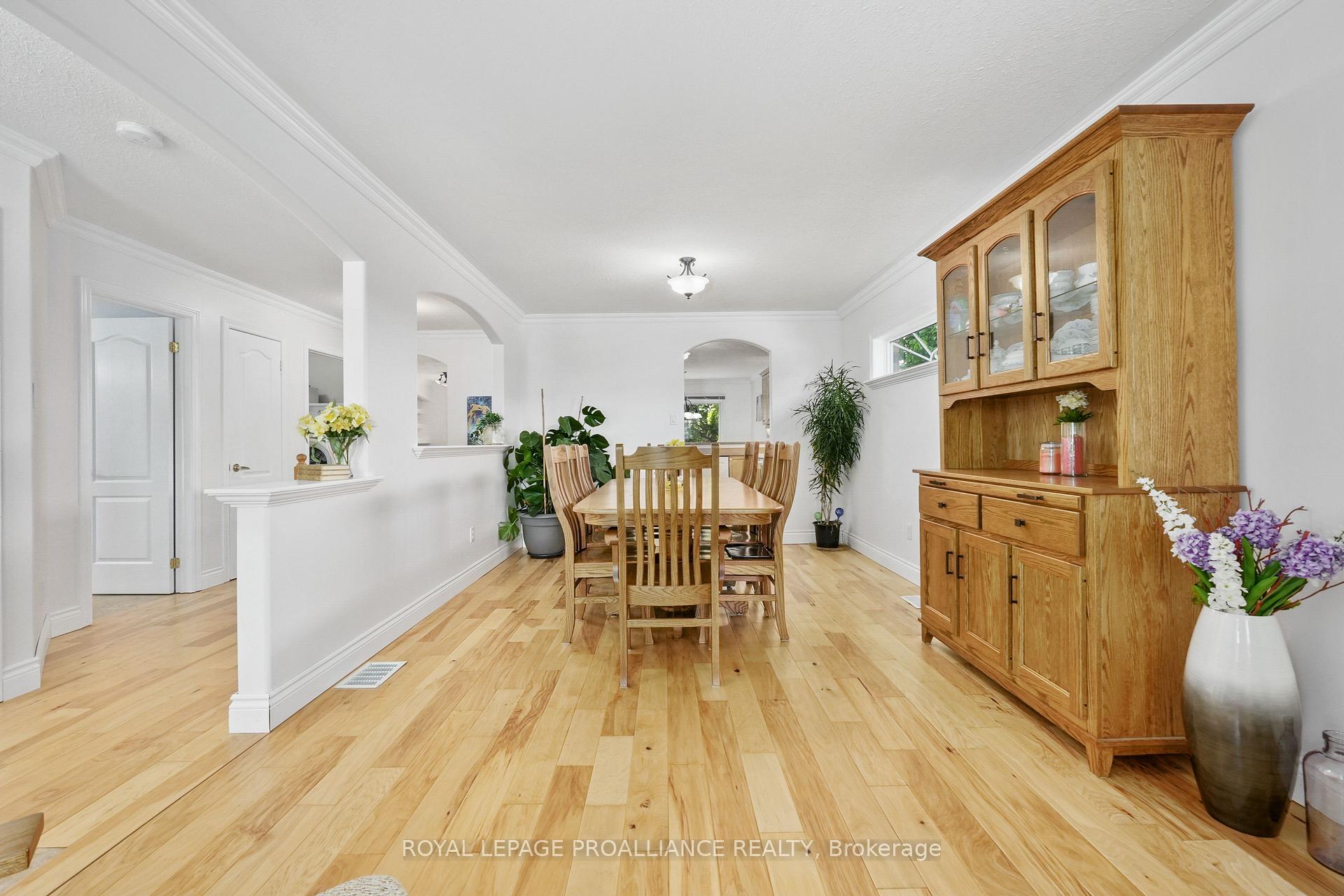 Photo 13 of 3 Sanderson Court, Peterborough, Northcrest Ward 5 — HOMEH
