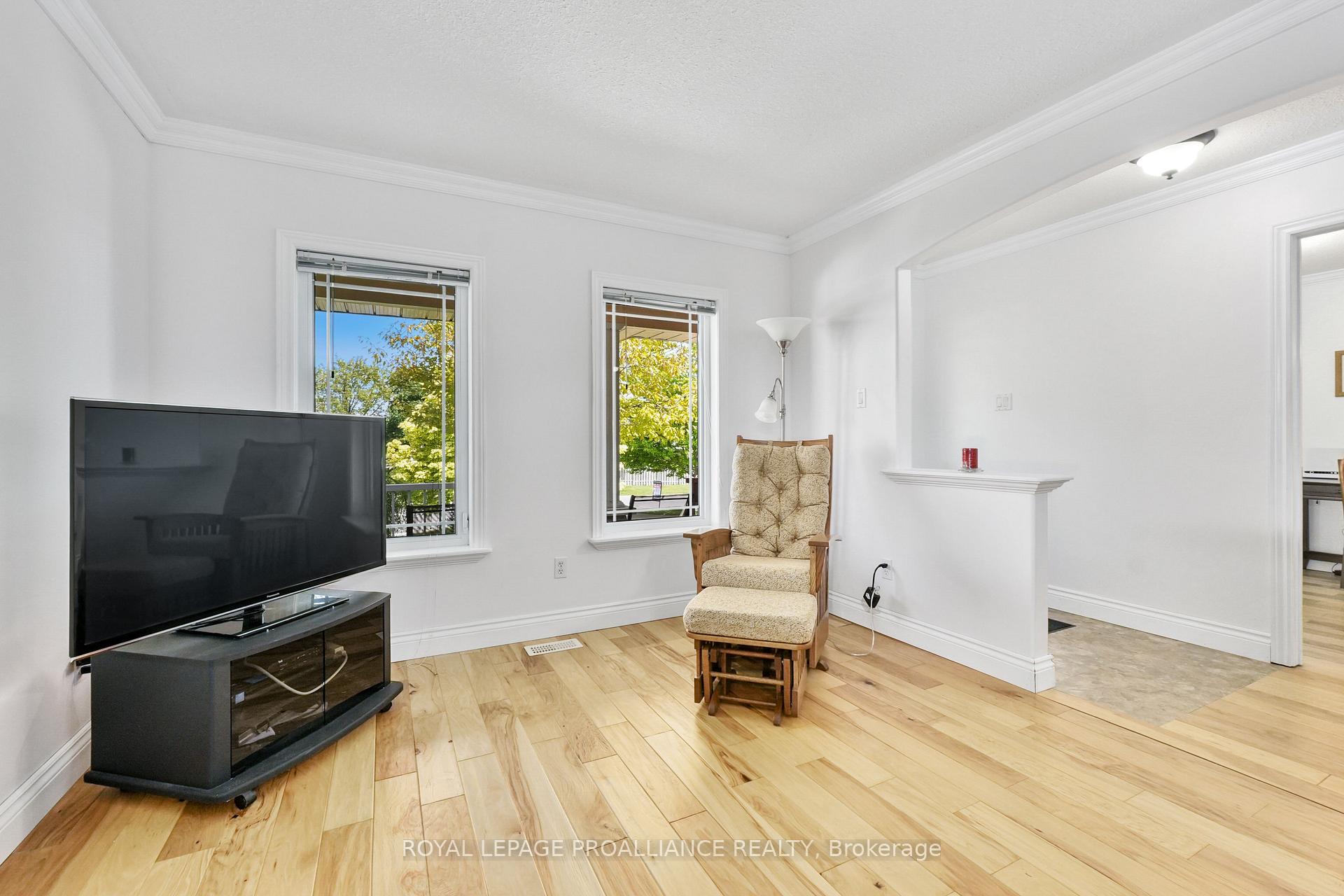 Photo 14 of 3 Sanderson Court, Peterborough, Northcrest Ward 5 — HOMEH