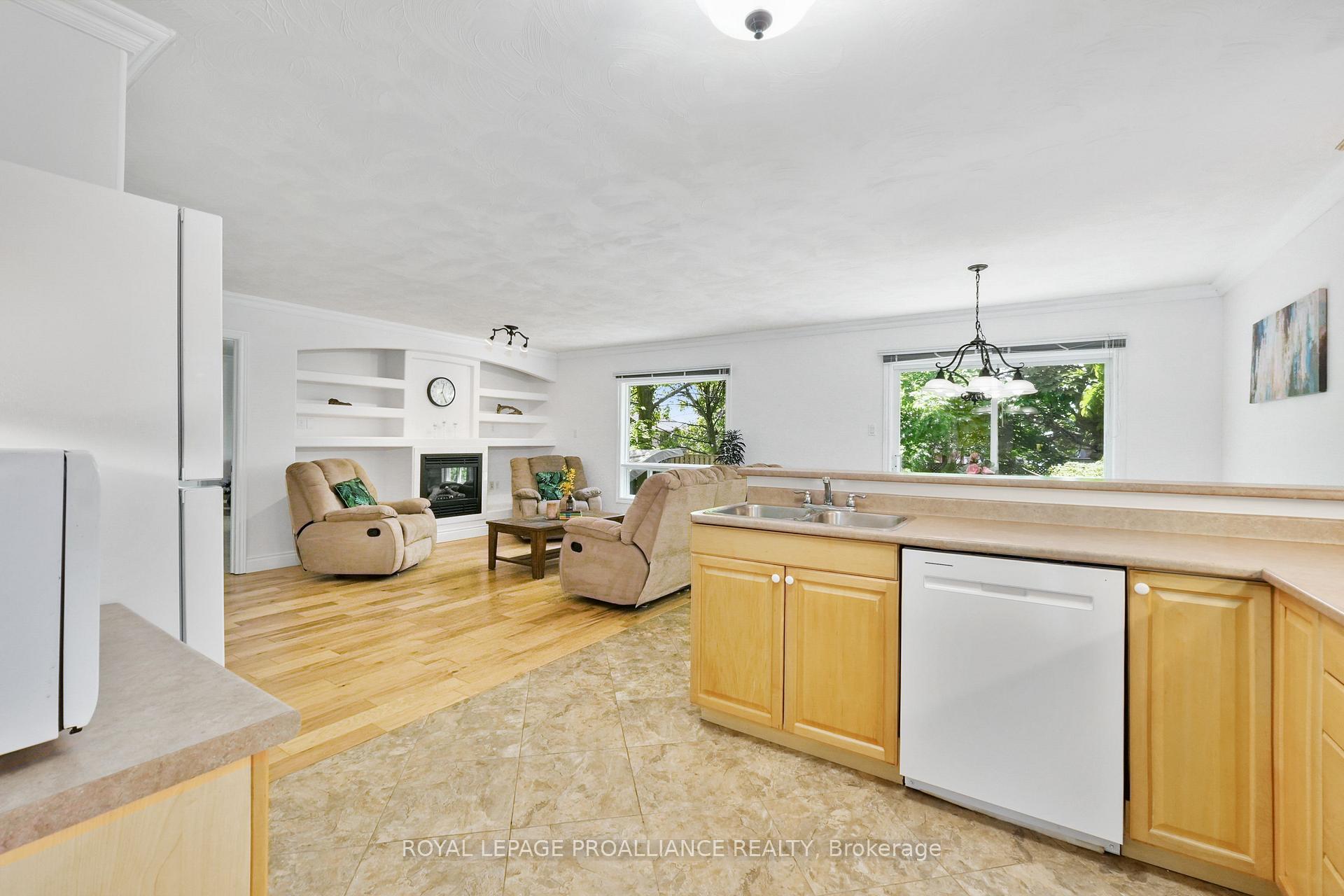 Photo 17 of 3 Sanderson Court, Peterborough, Northcrest Ward 5 — HOMEH