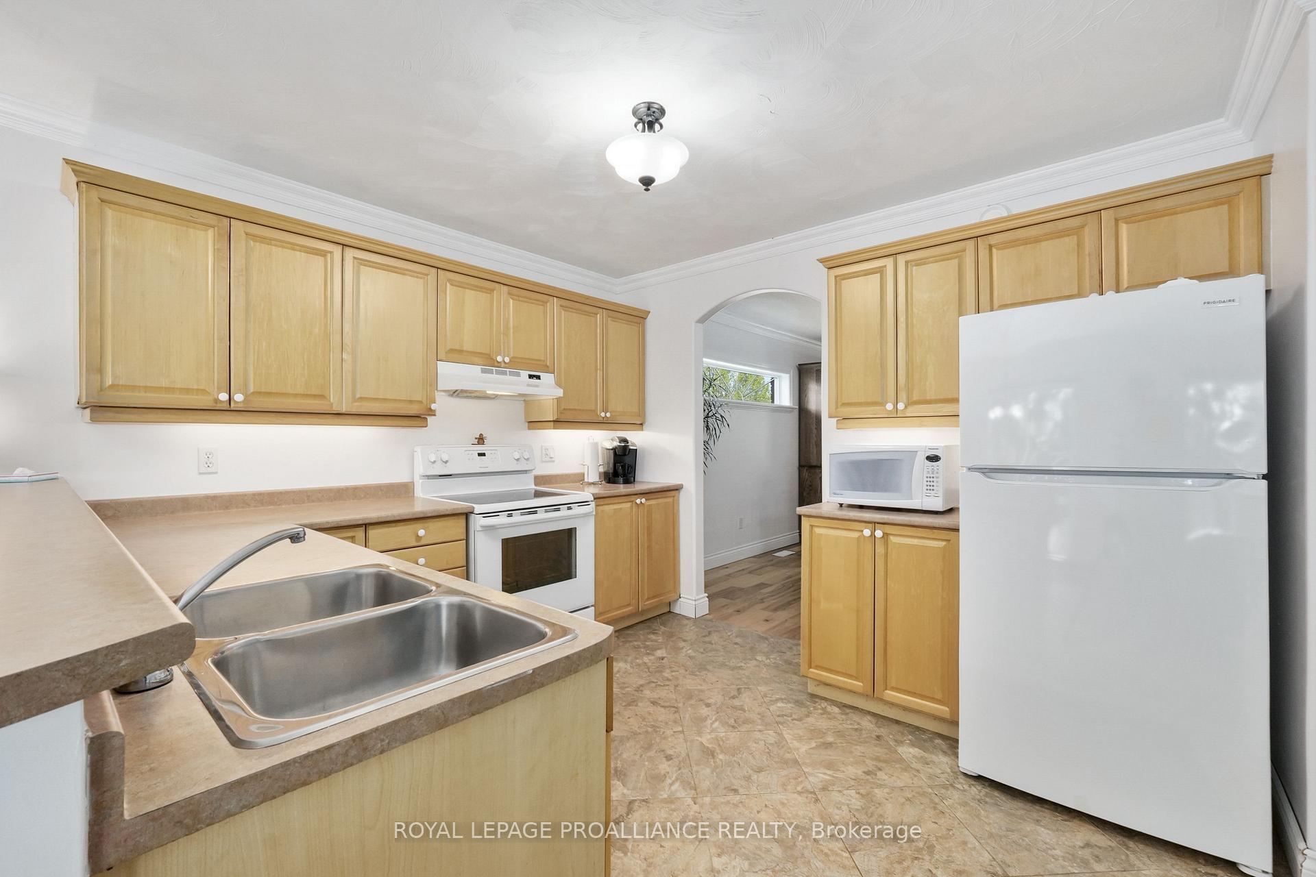 Photo 20 of 3 Sanderson Court, Peterborough, Northcrest Ward 5 — HOMEH