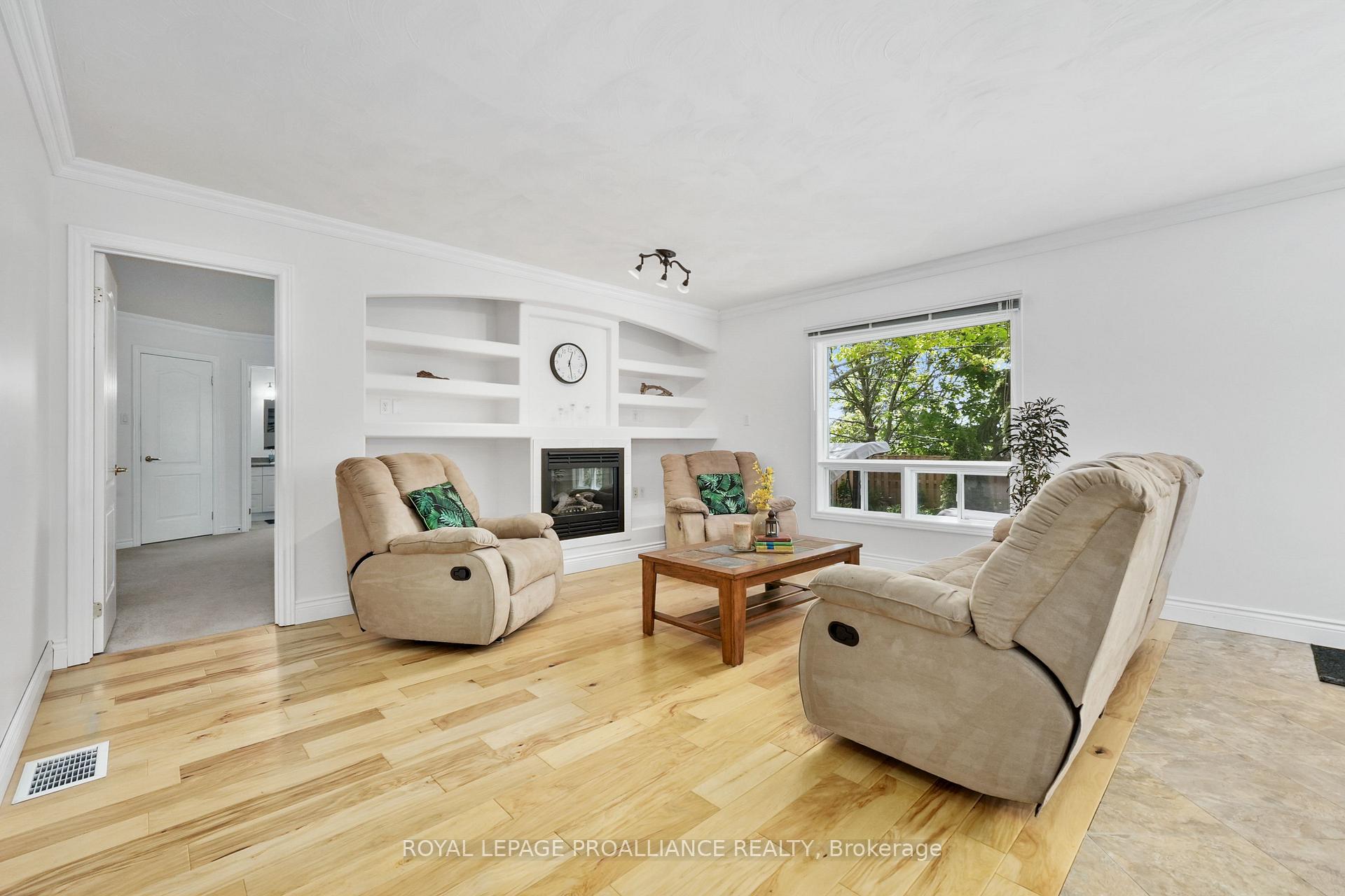 Photo 23 of 3 Sanderson Court, Peterborough, Northcrest Ward 5 — HOMEH