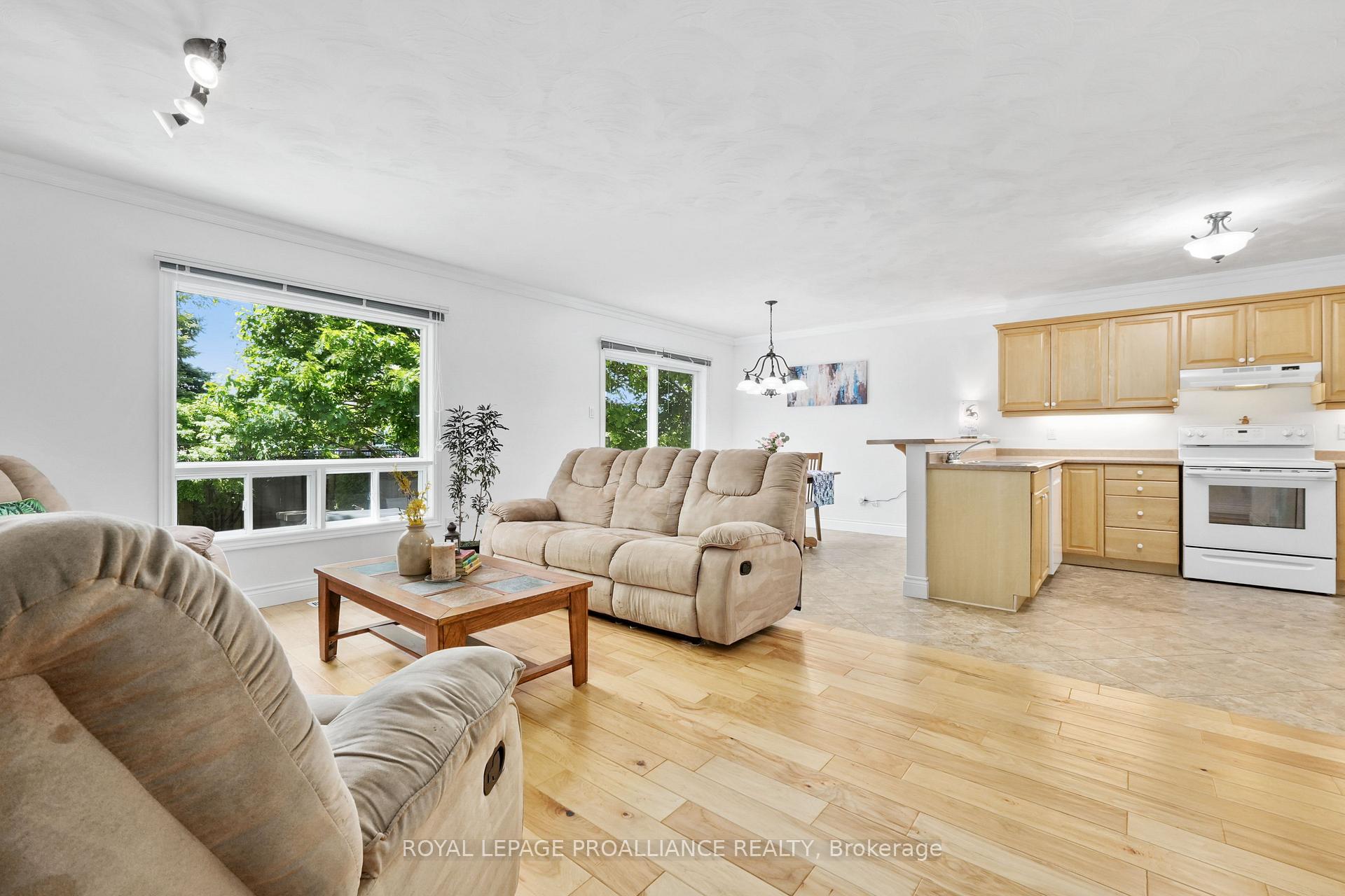 Photo 24 of 3 Sanderson Court, Peterborough, Northcrest Ward 5 — HOMEH