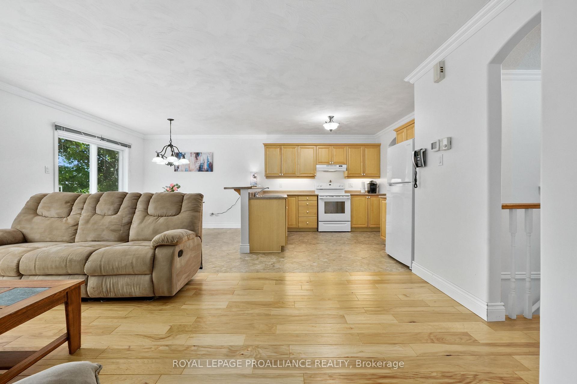 Photo 26 of 3 Sanderson Court, Peterborough, Northcrest Ward 5 — HOMEH