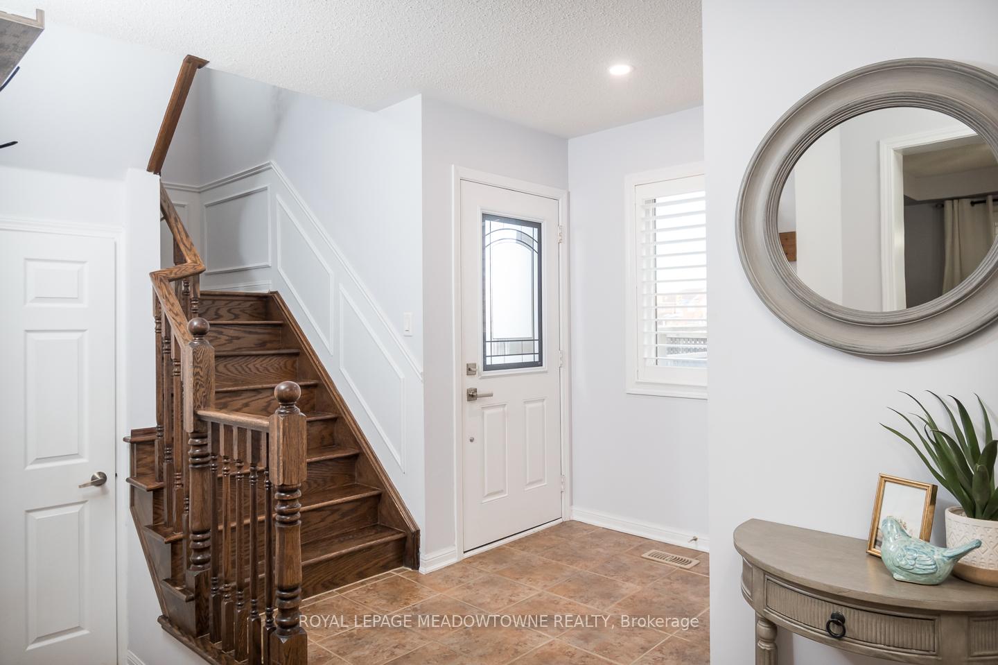 Photo 5 of 988 Clark Boulevard, Milton, Coates — HOMEH