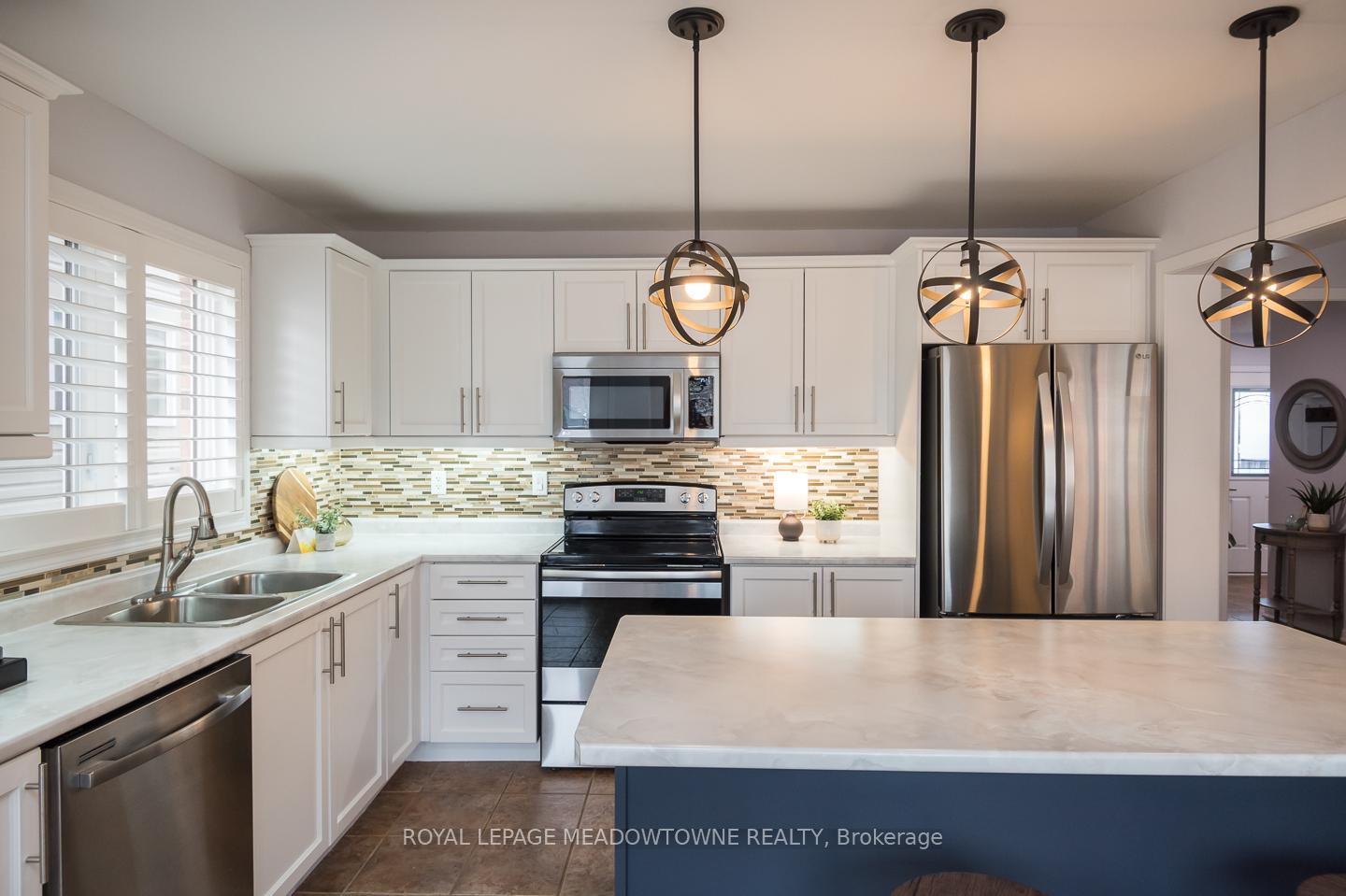 Photo 16 of 988 Clark Boulevard, Milton, Coates — HOMEH