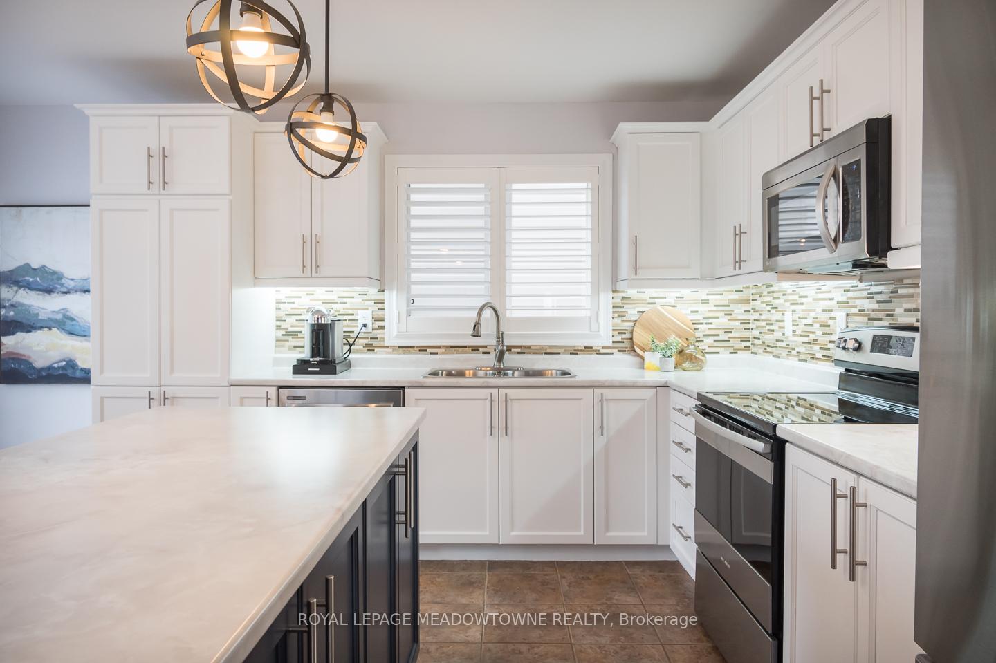 Photo 17 of 988 Clark Boulevard, Milton, Coates — HOMEH
