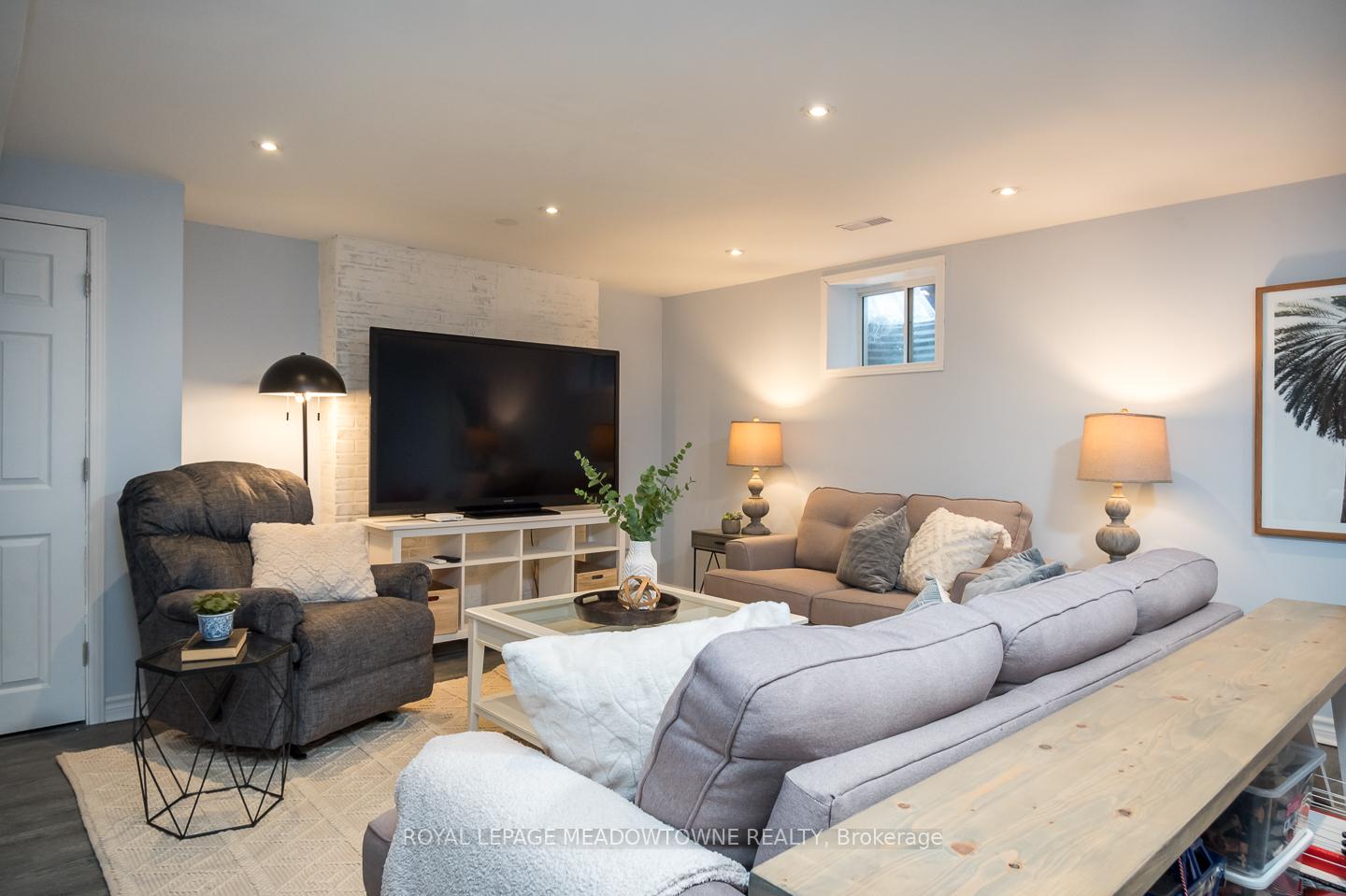 Photo 35 of 988 Clark Boulevard, Milton, Coates — HOMEH