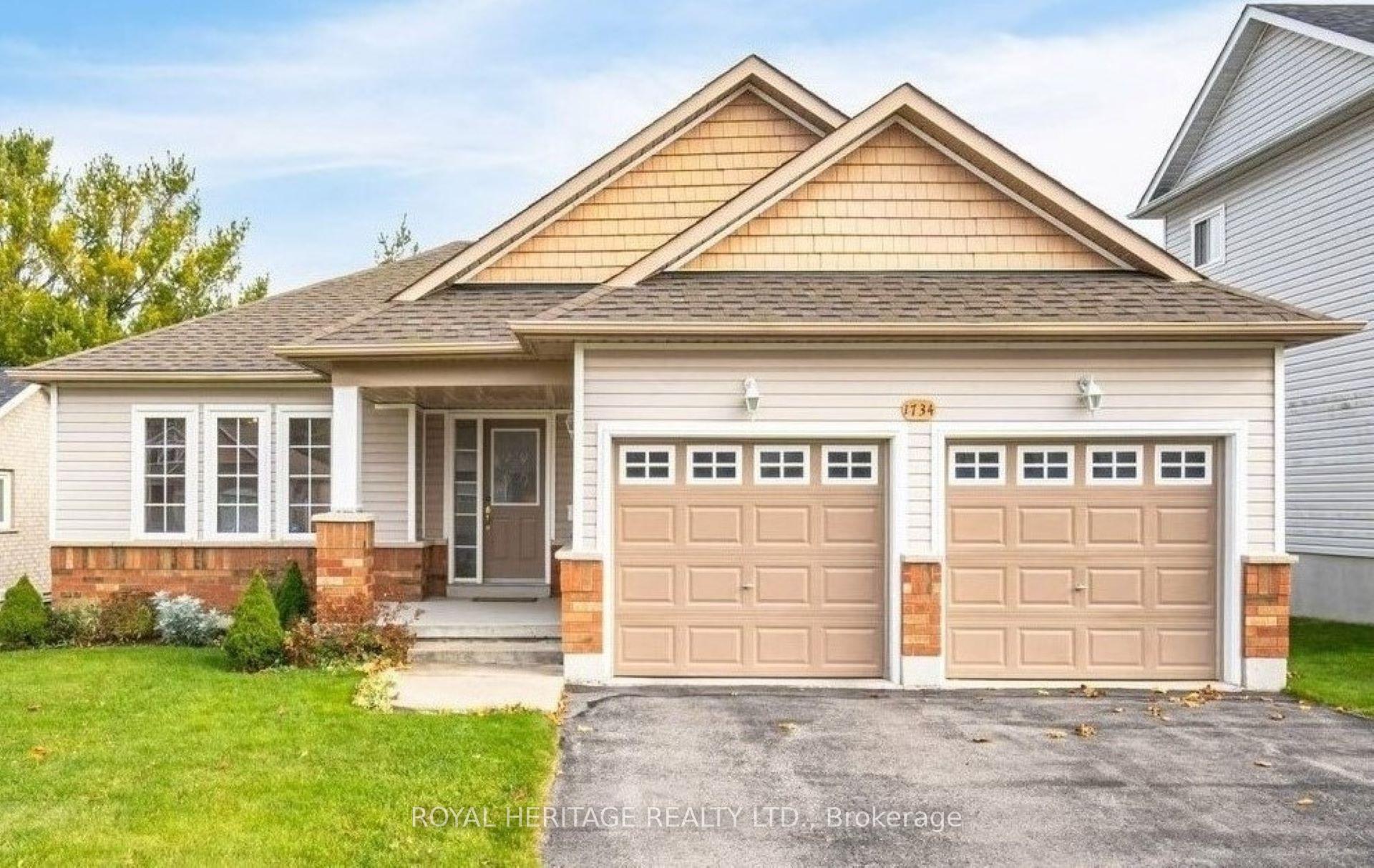 Front of 1734 Ravenwood Drive