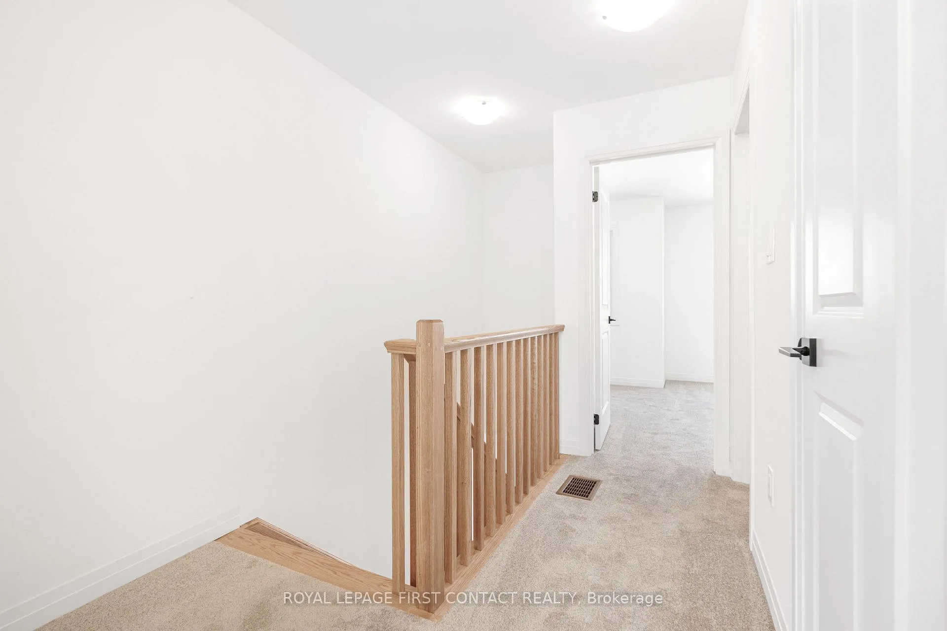 Photo 8 of 3 Fairlane Avenue, Barrie, Painswick South — HOMEH