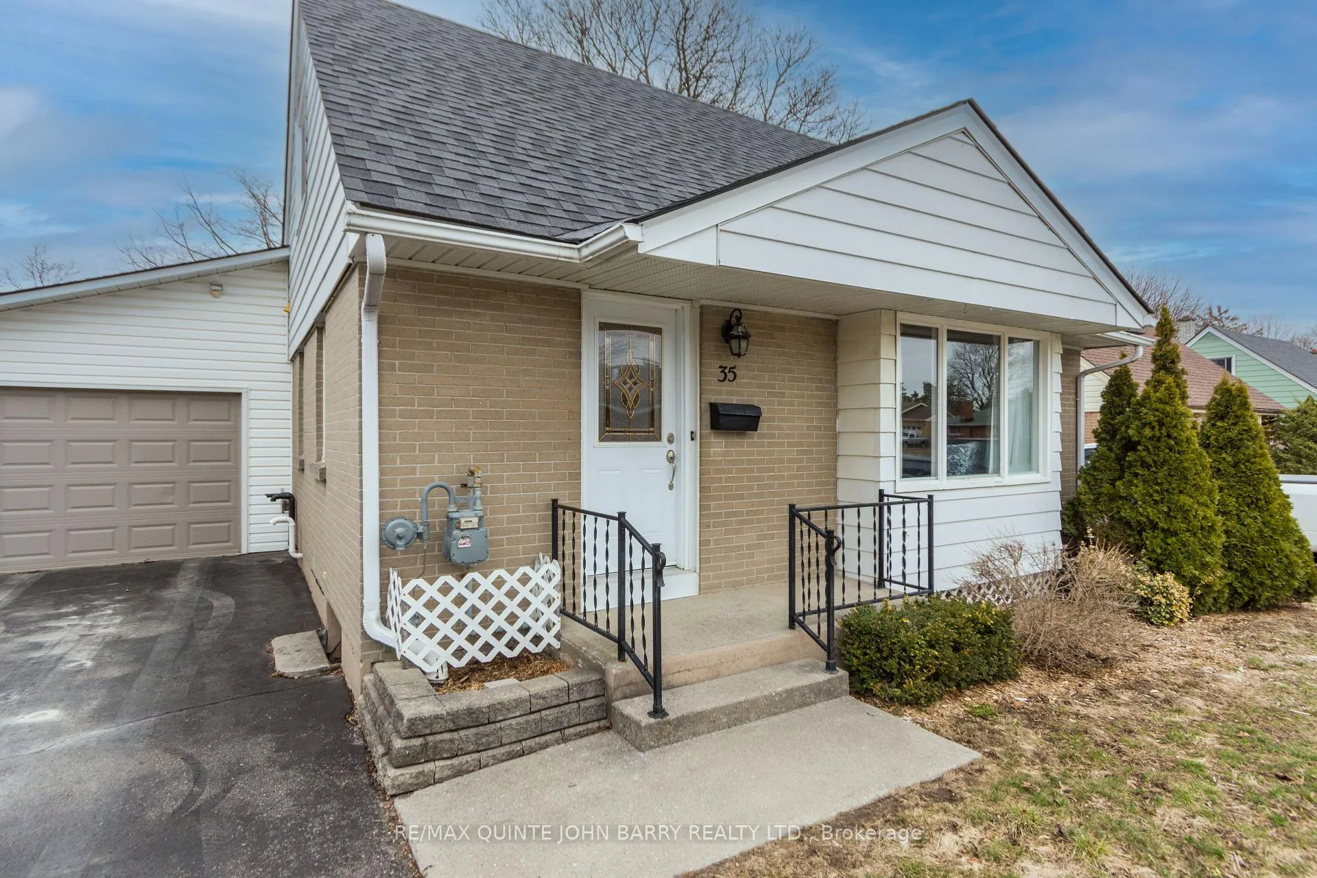 Photo 2 of 35 Fourth Avenue, Quinte West, Trenton Ward — HOMEH