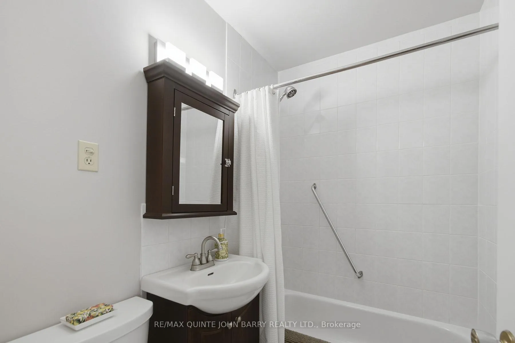 Photo 16 of 35 Fourth Avenue, Quinte West, Trenton Ward — HOMEH
