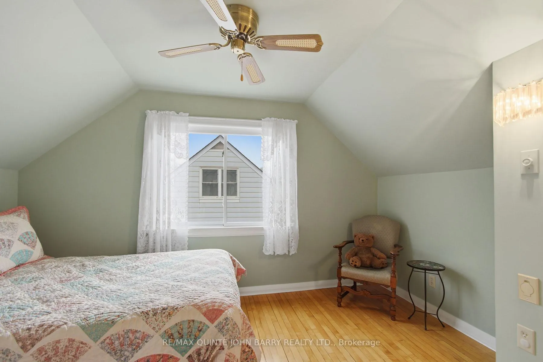 Photo 18 of 35 Fourth Avenue, Quinte West, Trenton Ward — HOMEH