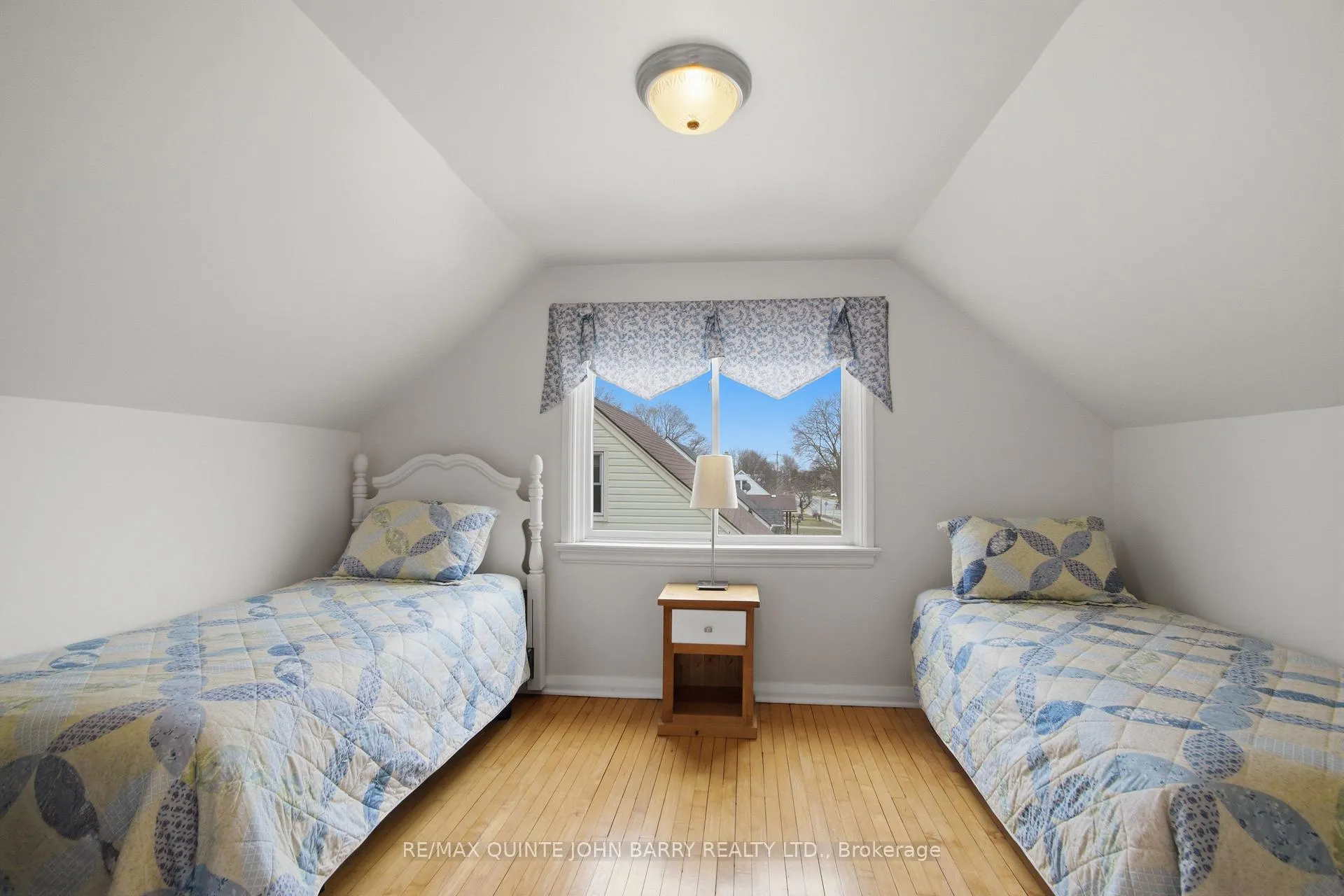 Photo 19 of 35 Fourth Avenue, Quinte West, Trenton Ward — HOMEH