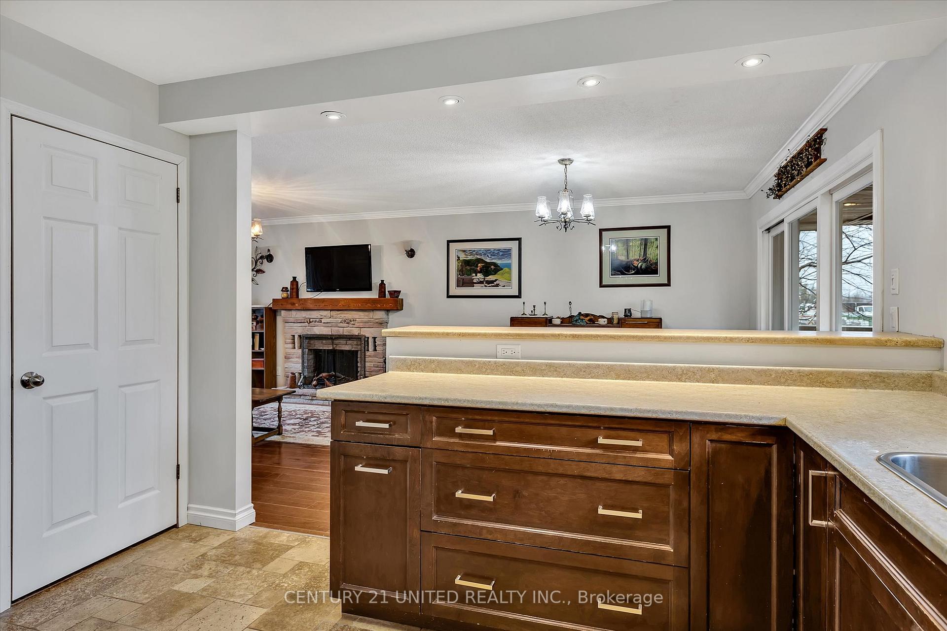 Photo 9 of 686 Corrigan Crescent, Peterborough, Ashburnham Ward 4 — HOMEH