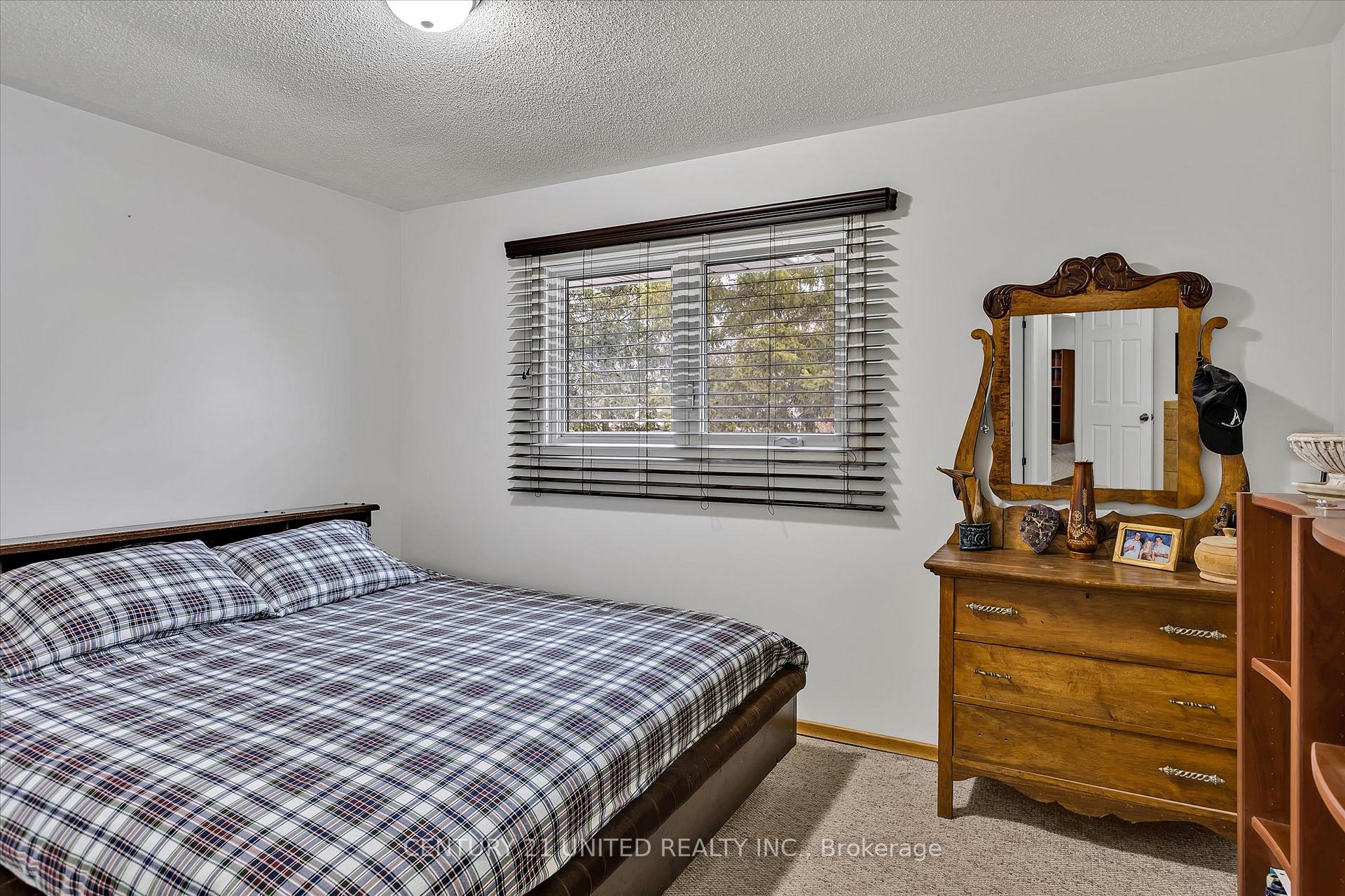Photo 19 of 686 Corrigan Crescent, Peterborough, Ashburnham Ward 4 — HOMEH