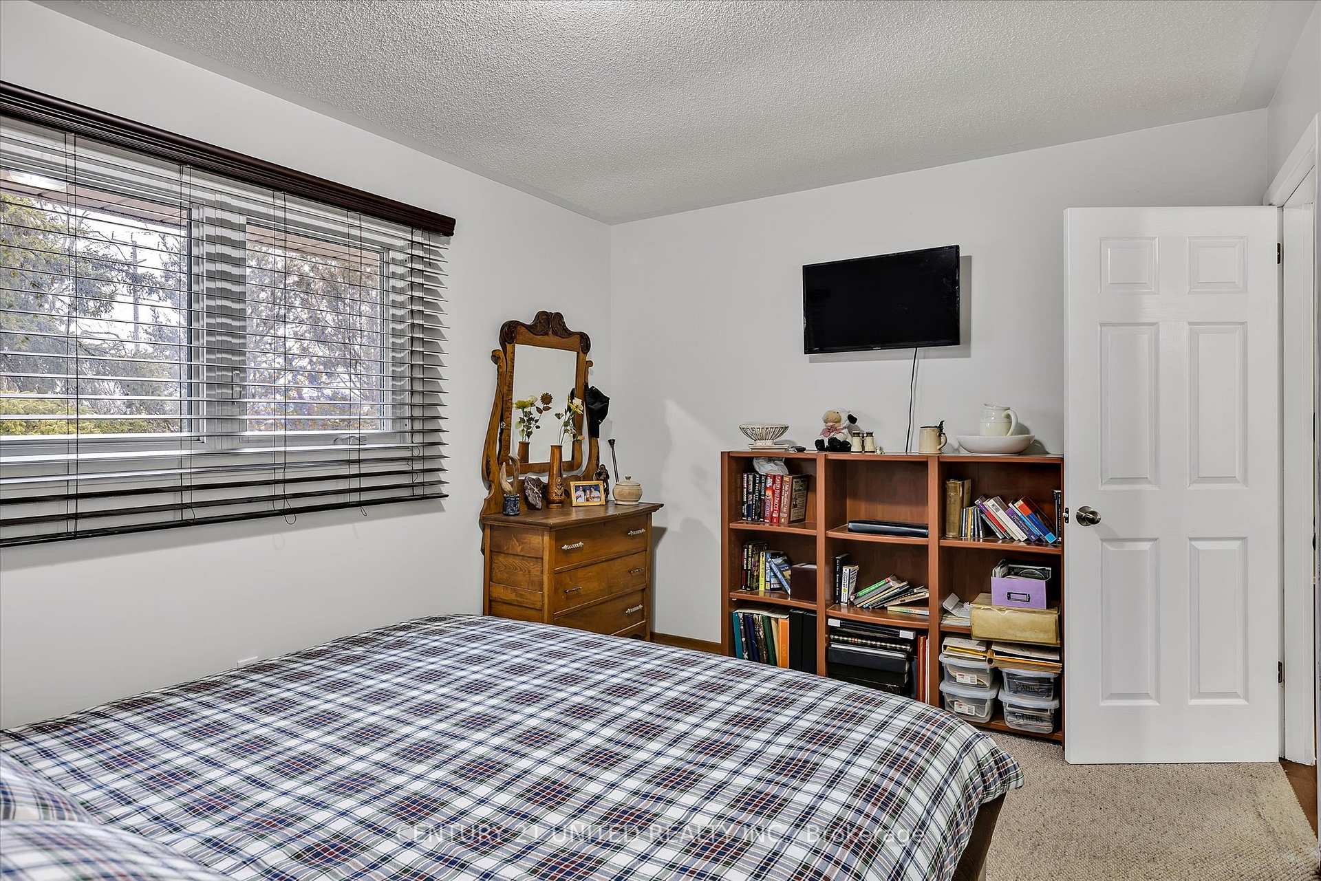 Photo 20 of 686 Corrigan Crescent, Peterborough, Ashburnham Ward 4 — HOMEH
