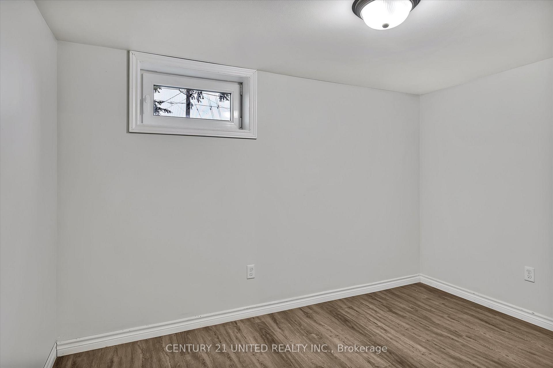 Photo 37 of 686 Corrigan Crescent, Peterborough, Ashburnham Ward 4 — HOMEH