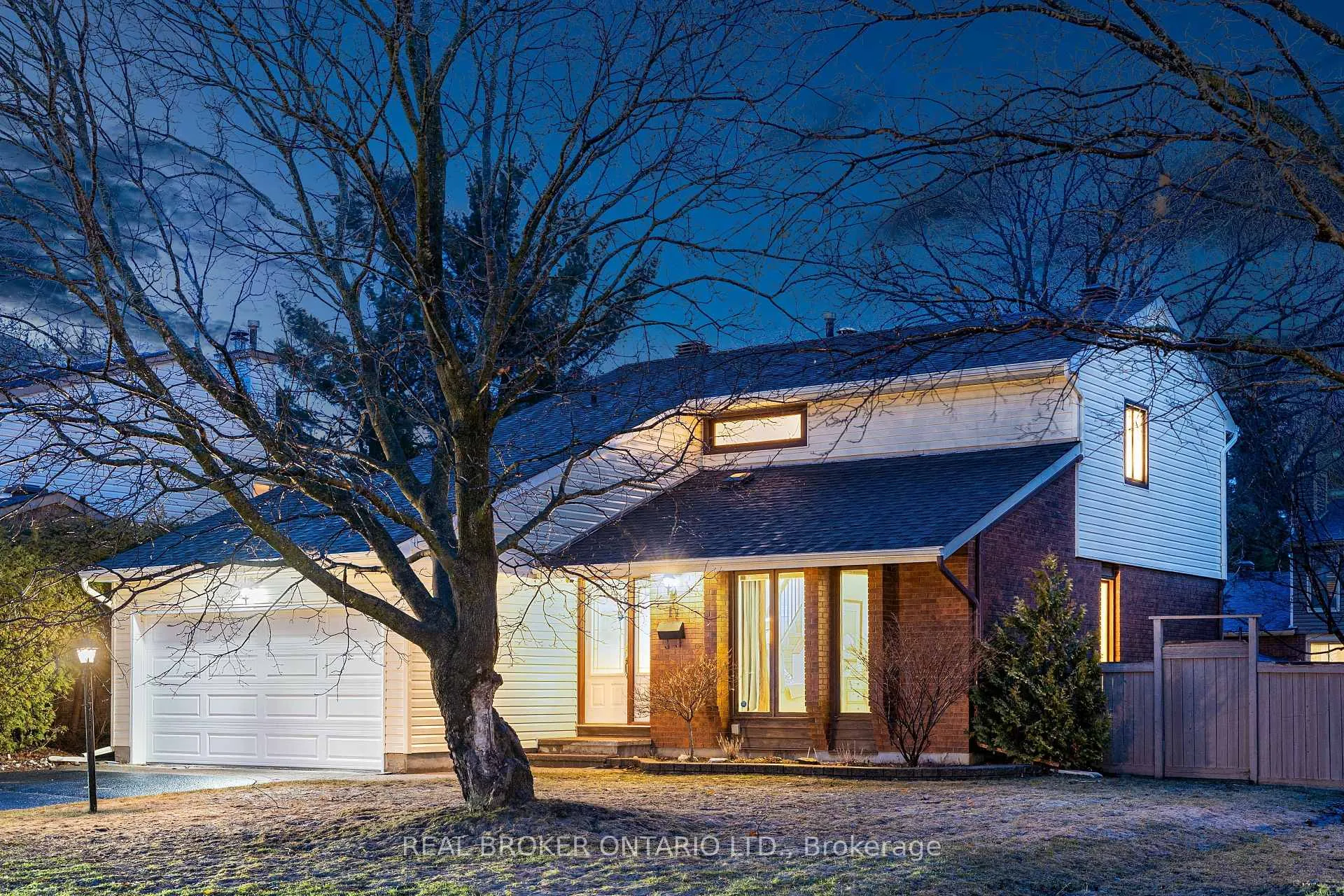 Photo 1 of 11 Melville Drive, Ottawa, Barrhaven - Pheasant Run — HOMEH