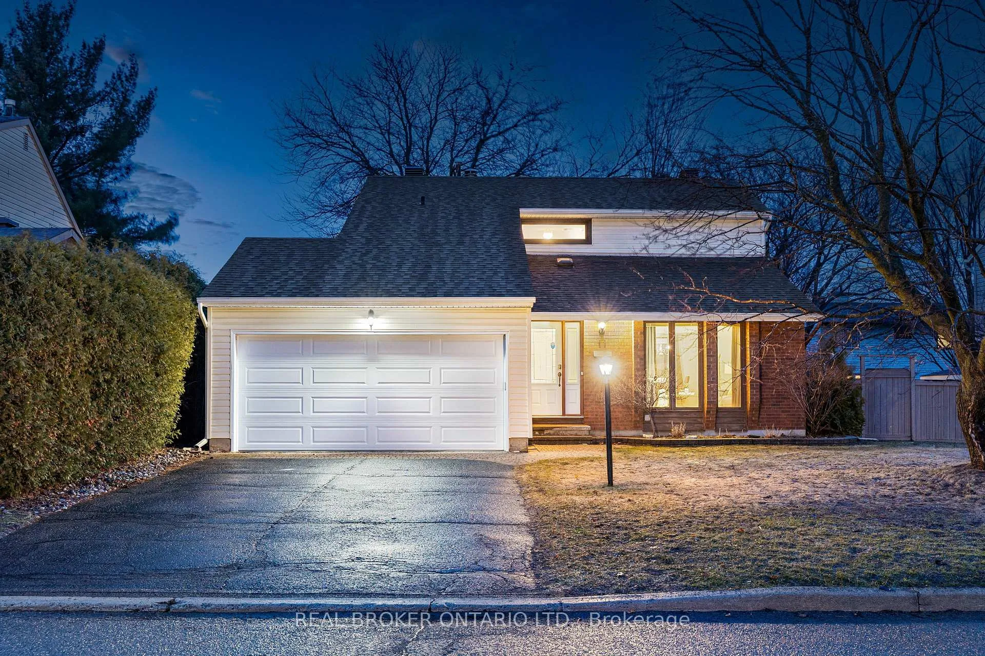 Photo 2 of 11 Melville Drive, Ottawa, Barrhaven - Pheasant Run — HOMEH