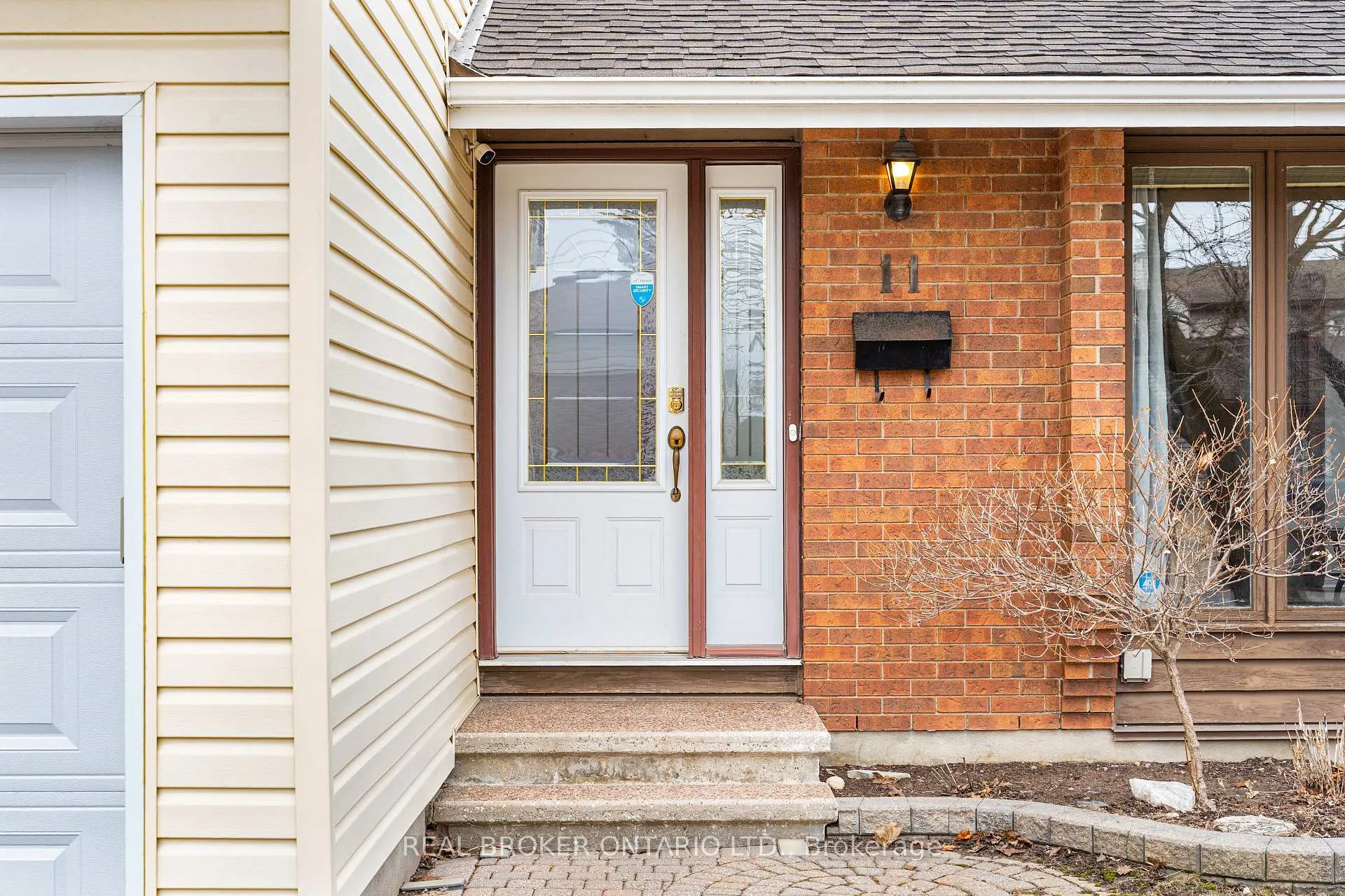 Photo 4 of 11 Melville Drive, Ottawa, Barrhaven - Pheasant Run — HOMEH