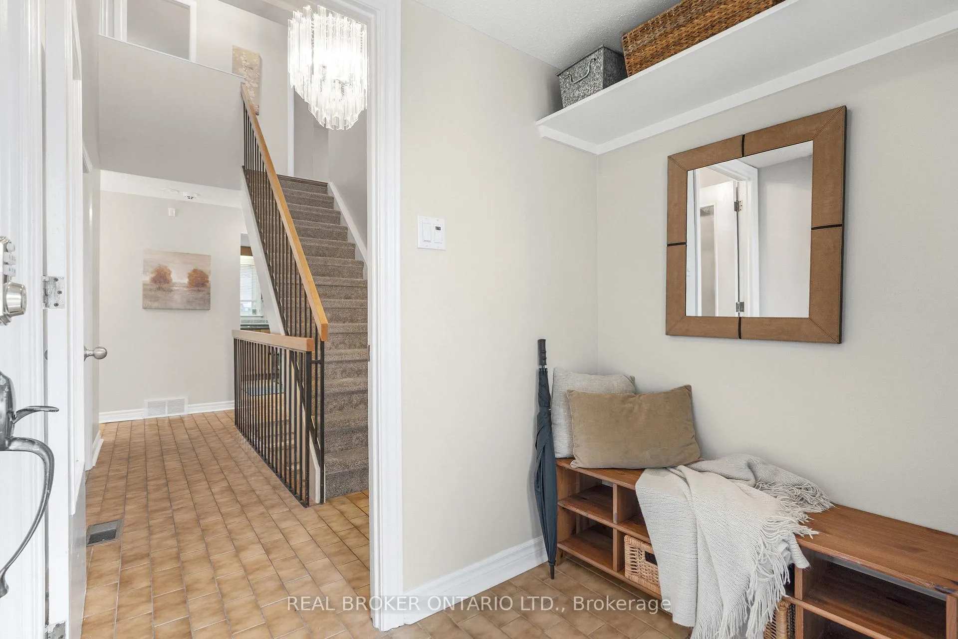 Photo 5 of 11 Melville Drive, Ottawa, Barrhaven - Pheasant Run — HOMEH