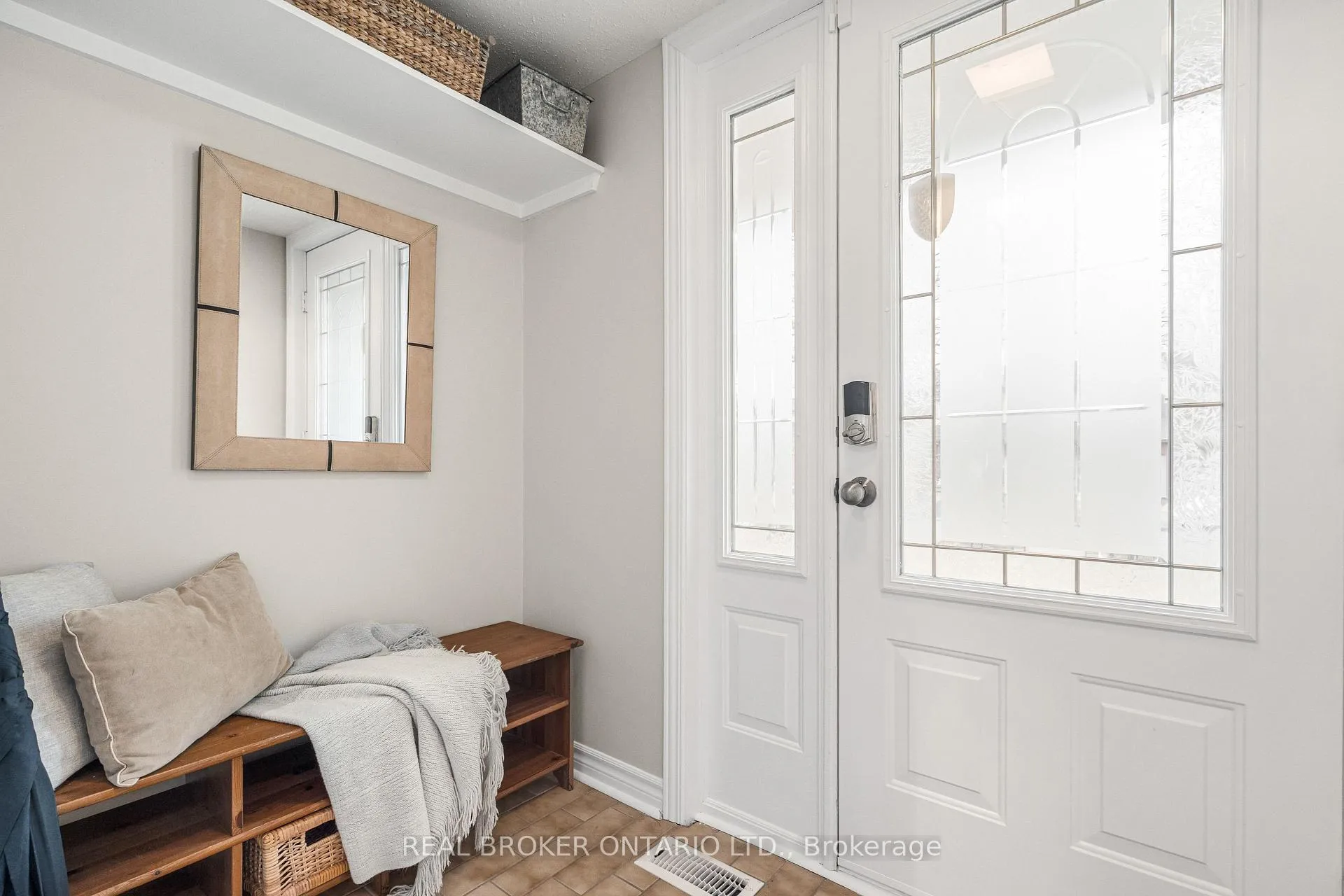 Photo 6 of 11 Melville Drive, Ottawa, Barrhaven - Pheasant Run — HOMEH