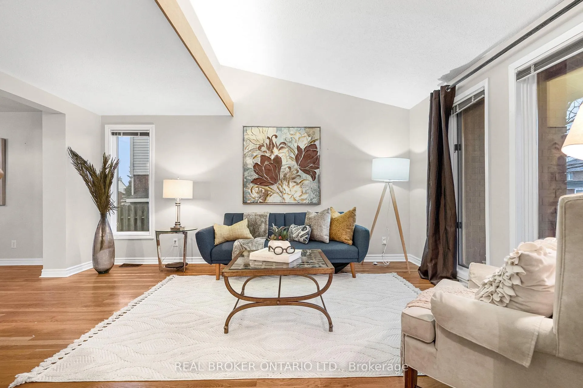 Photo 9 of 11 Melville Drive, Ottawa, Barrhaven - Pheasant Run — HOMEH