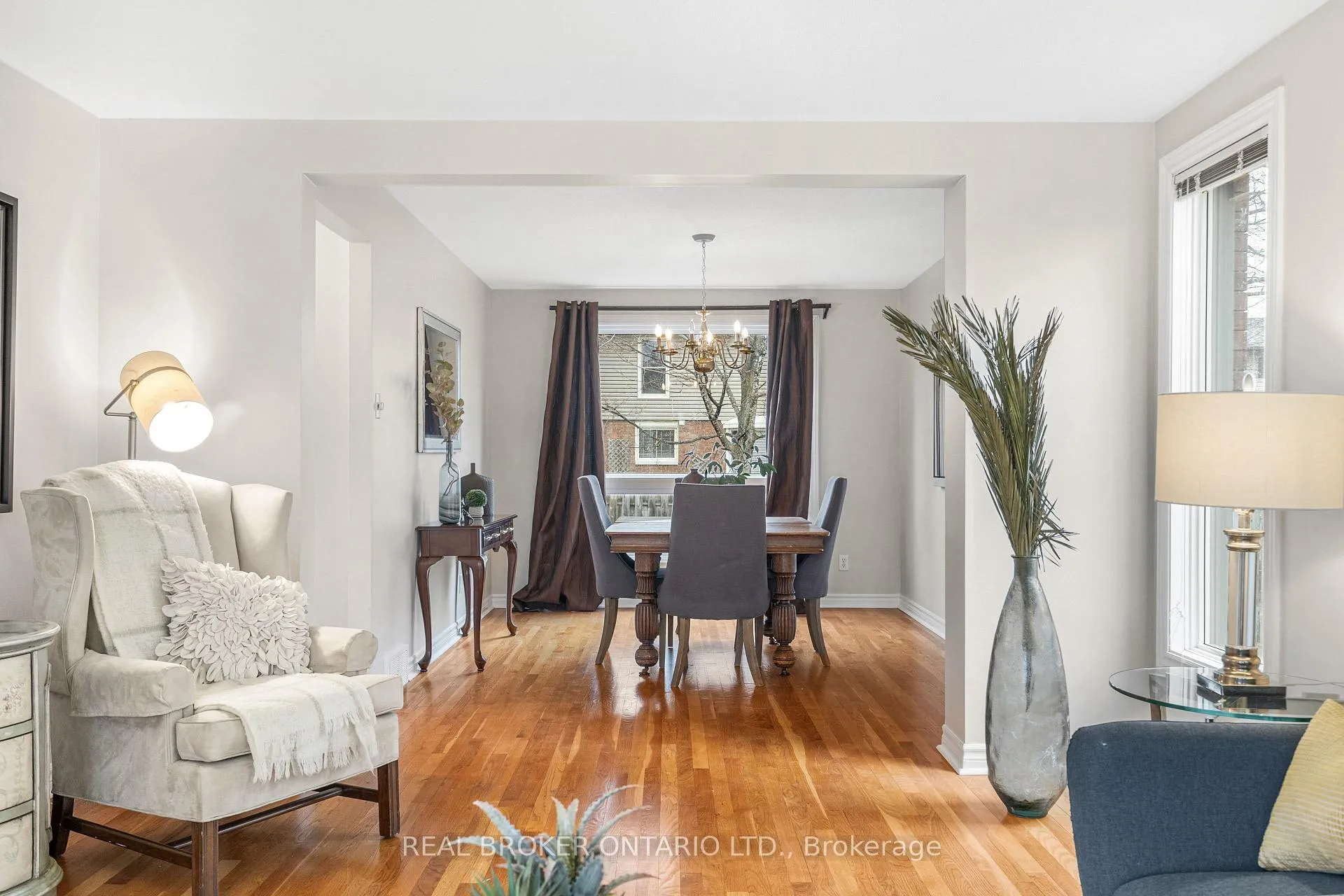 Photo 14 of 11 Melville Drive, Ottawa, Barrhaven - Pheasant Run — HOMEH