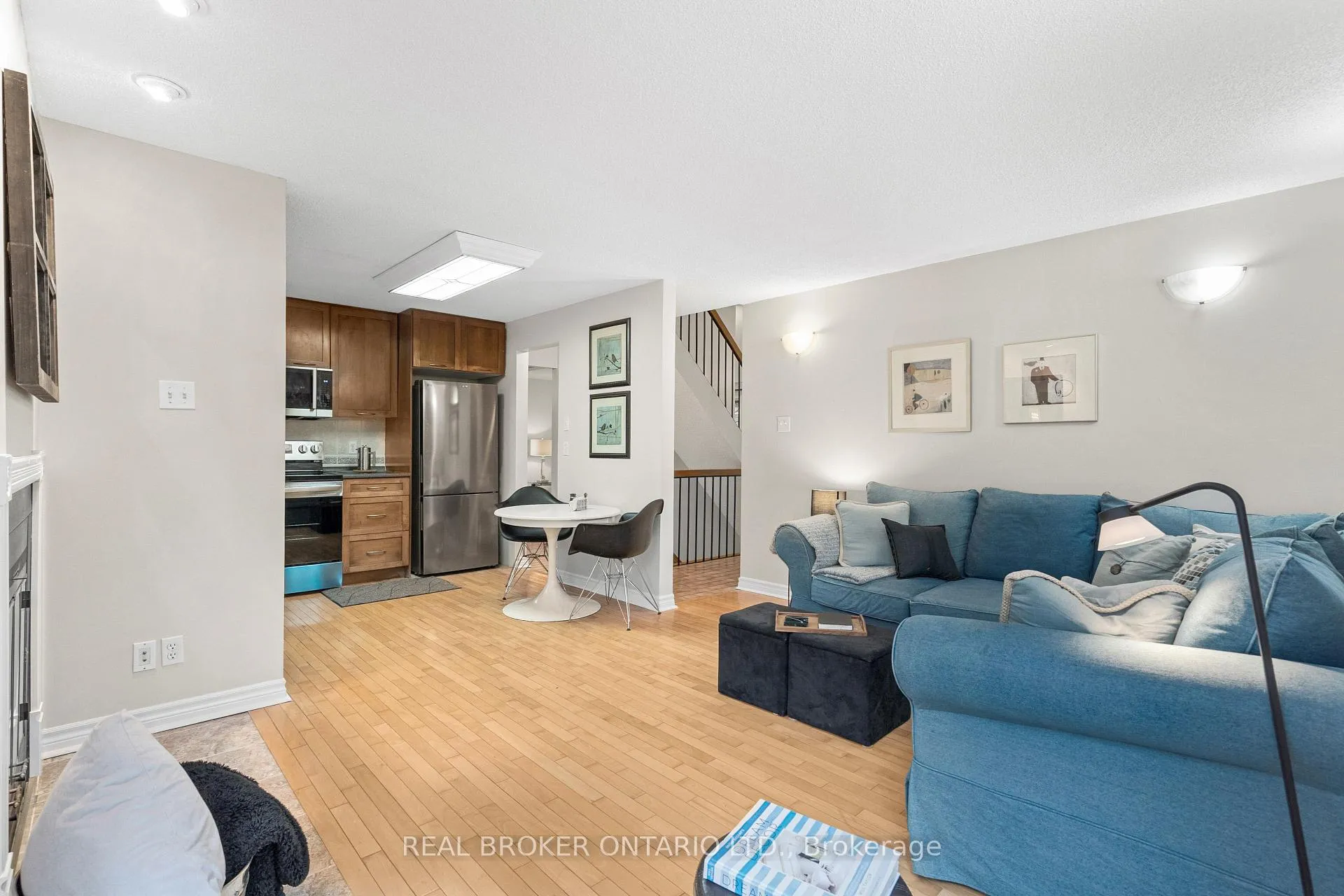 Photo 21 of 11 Melville Drive, Ottawa, Barrhaven - Pheasant Run — HOMEH