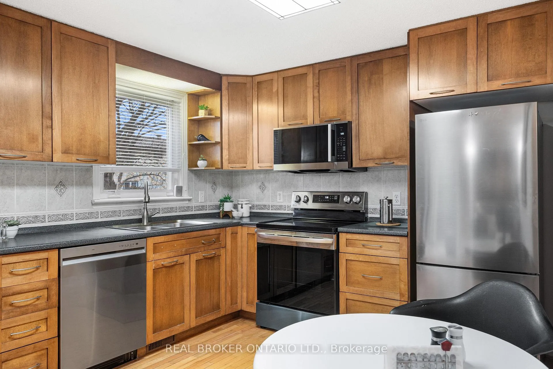 Photo 24 of 11 Melville Drive, Ottawa, Barrhaven - Pheasant Run — HOMEH