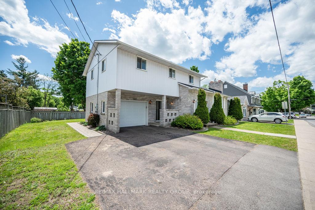 Photo 1 of 102 Ottawa Street, Arnprior — HOMEH
