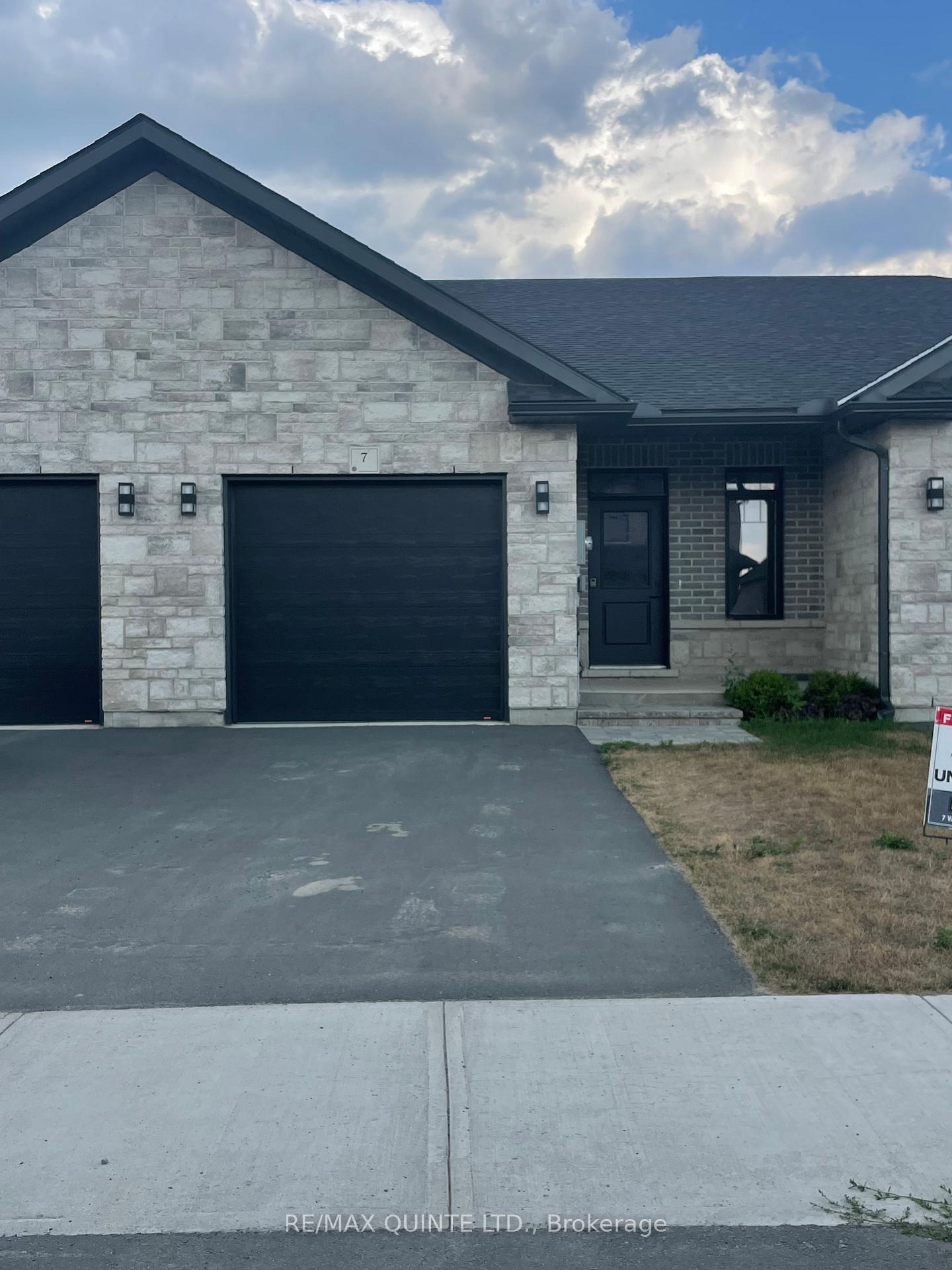 Photo 1 of 7 Vaughn Court, Belleville, Thurlow Ward — HOMEH