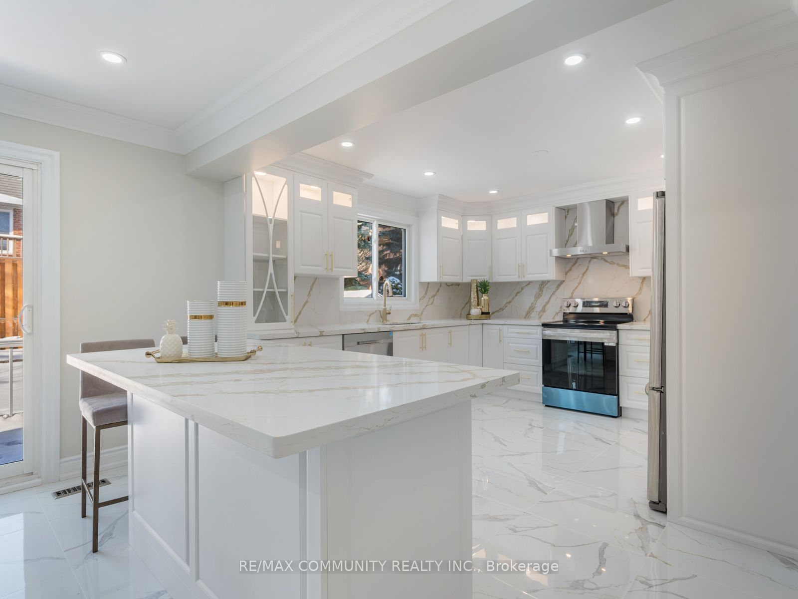 Photo 51 of 542 McLeod Crescent, Pickering, Rosebank — HOMEH