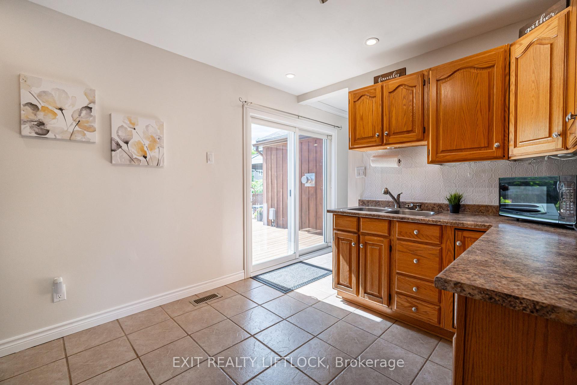 Photo 13 of 925 Ford Street, Peterborough, Otonabee Ward 1 — HOMEH