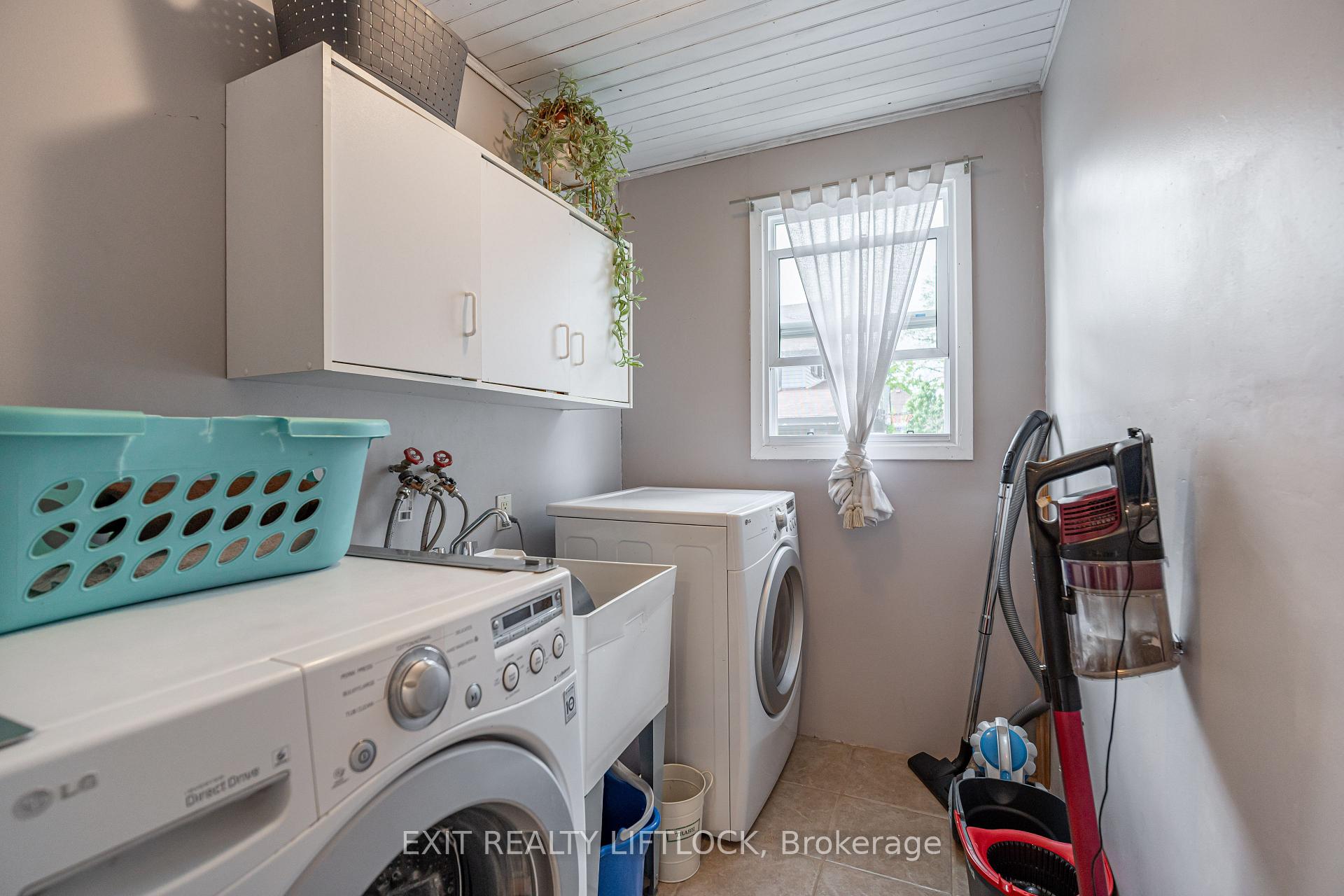Photo 15 of 925 Ford Street, Peterborough, Otonabee Ward 1 — HOMEH