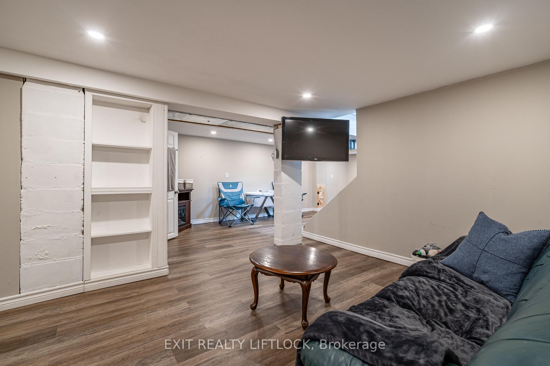 Photo 17 of 925 Ford Street, Peterborough, Otonabee Ward 1 — HOMEH