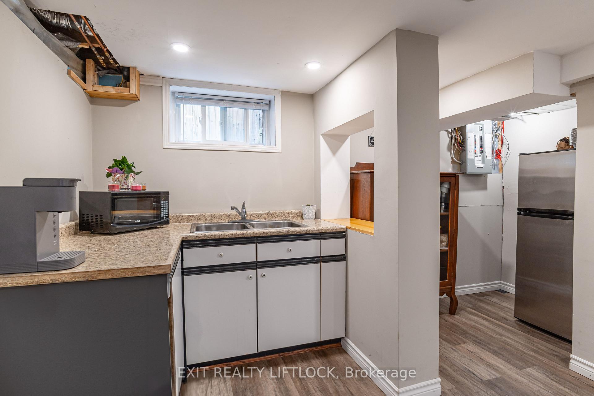 Photo 19 of 925 Ford Street, Peterborough, Otonabee Ward 1 — HOMEH