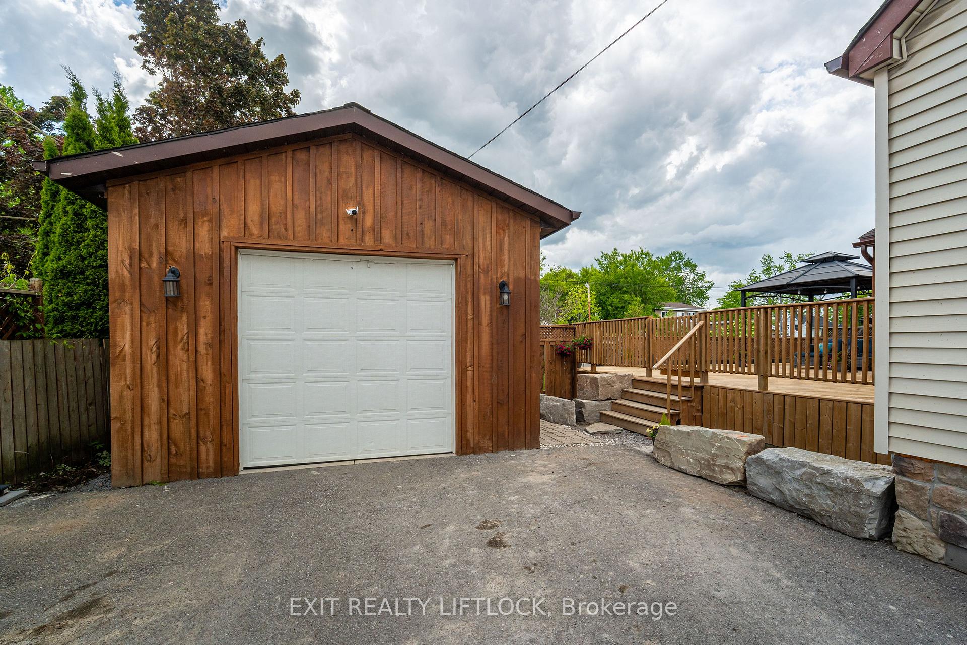 Photo 21 of 925 Ford Street, Peterborough, Otonabee Ward 1 — HOMEH