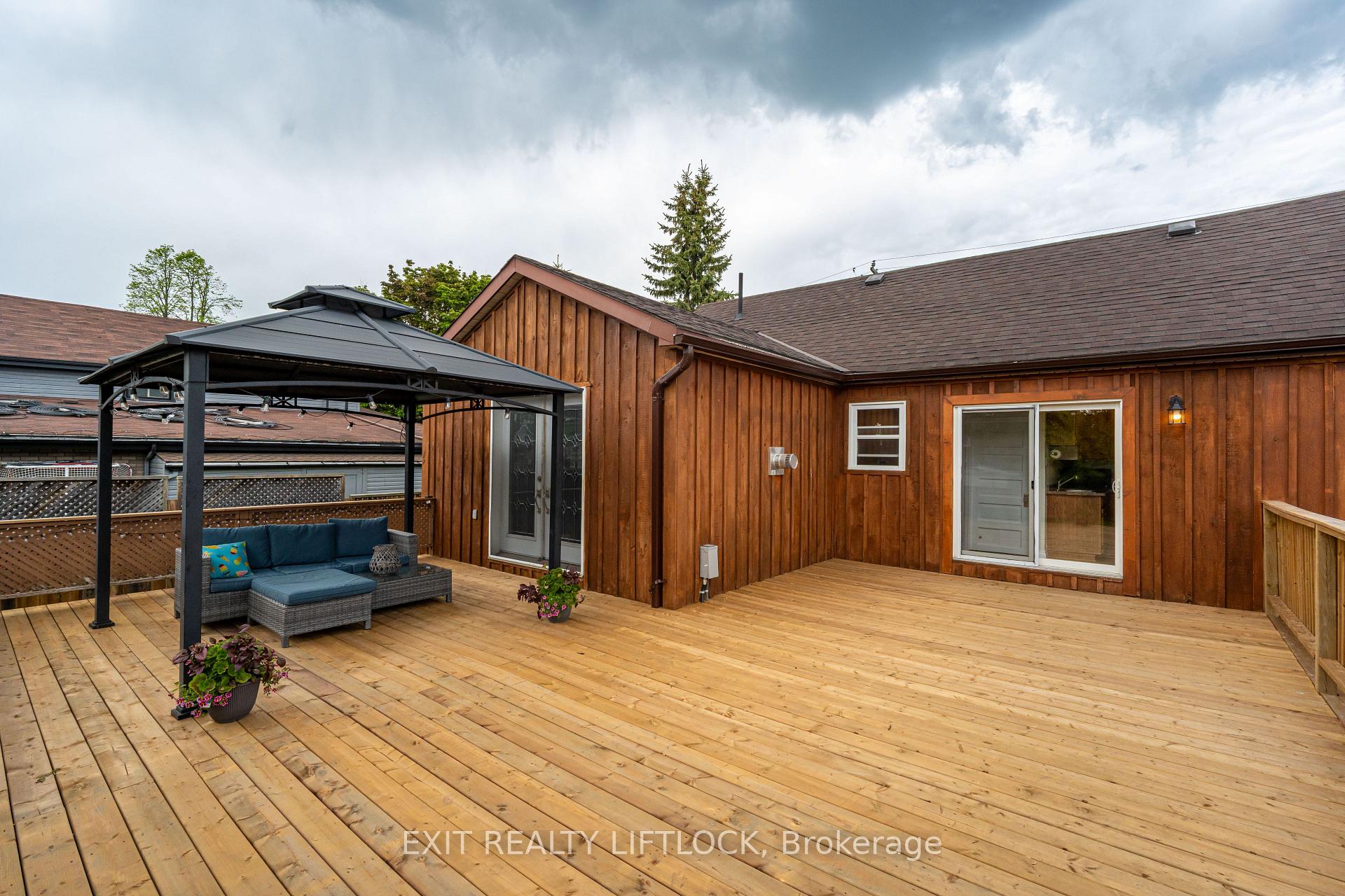 Photo 24 of 925 Ford Street, Peterborough, Otonabee Ward 1 — HOMEH