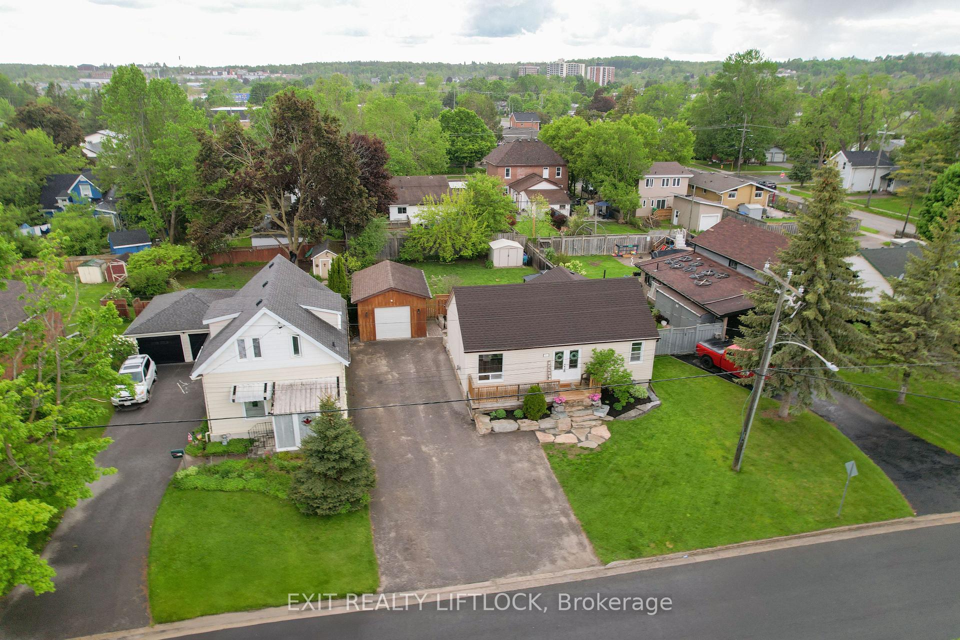Photo 29 of 925 Ford Street, Peterborough, Otonabee Ward 1 — HOMEH