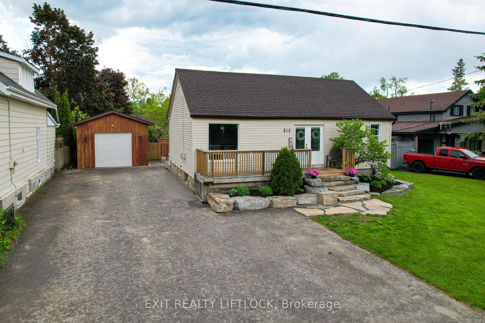 Photo 33 of 925 Ford Street, Peterborough, Otonabee Ward 1 — HOMEH