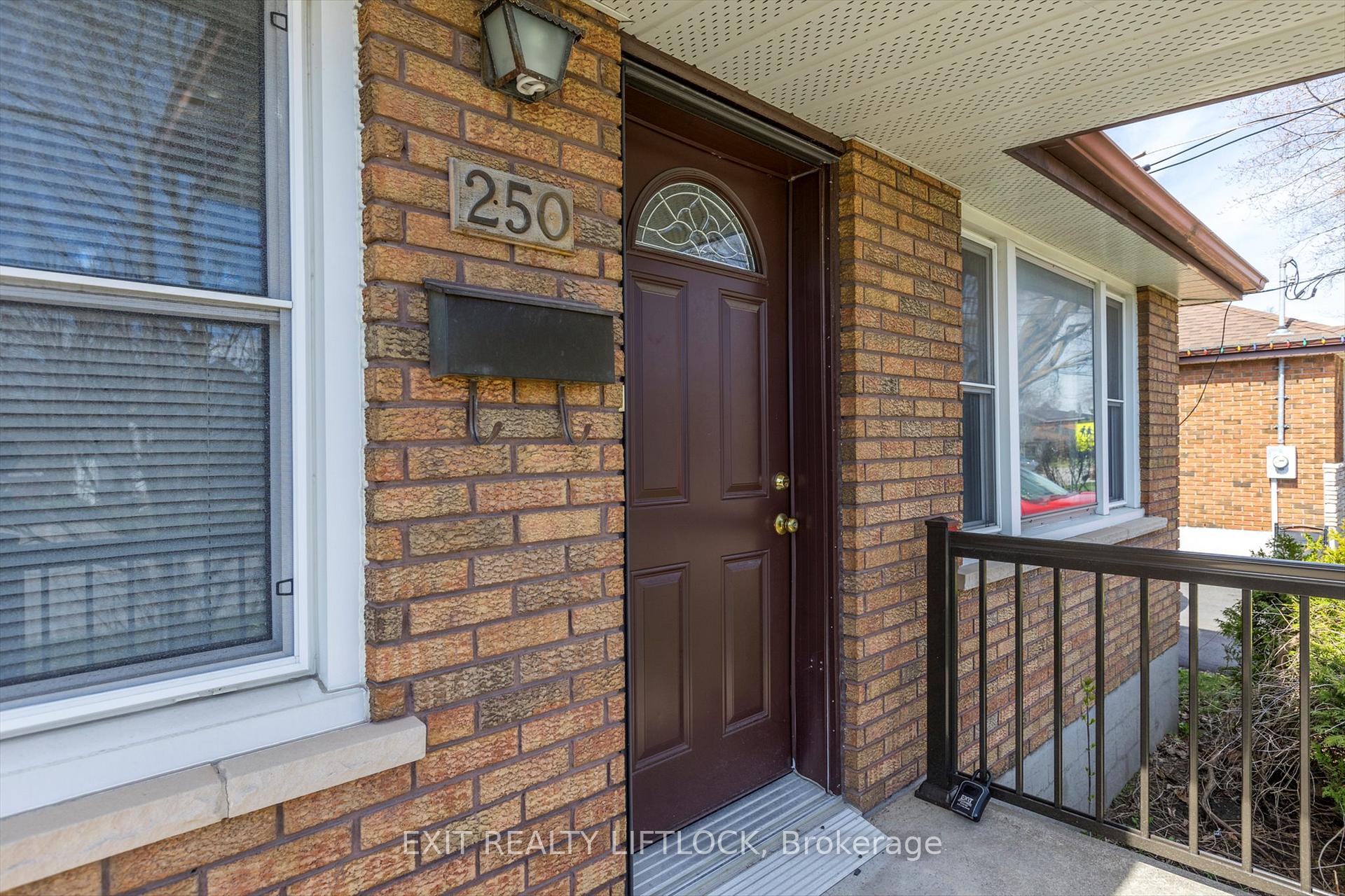 Photo 2 of 250 Bellevue Street, Peterborough, Northcrest Ward 5 — HOMEH