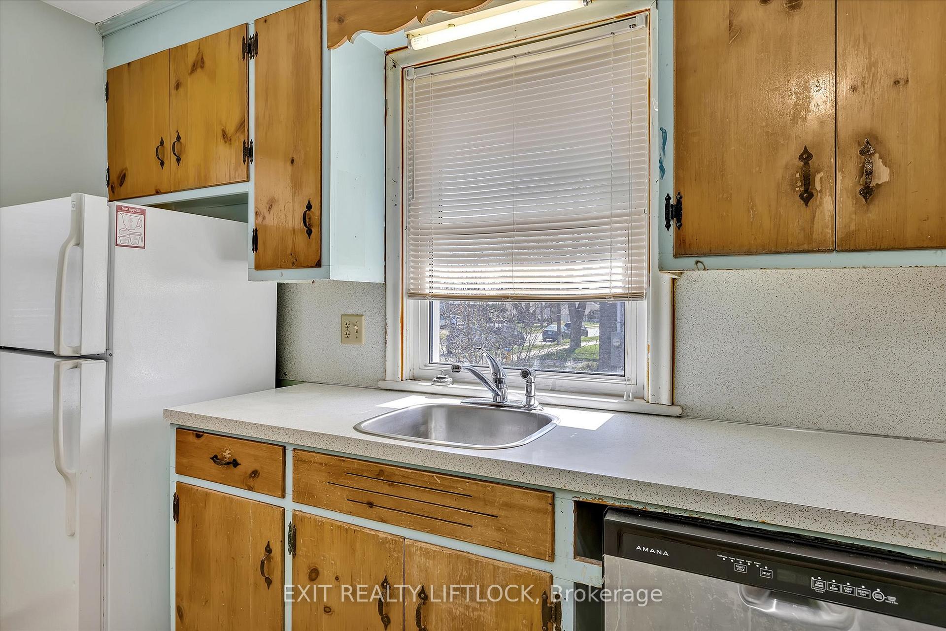 Photo 9 of 250 Bellevue Street, Peterborough, Northcrest Ward 5 — HOMEH