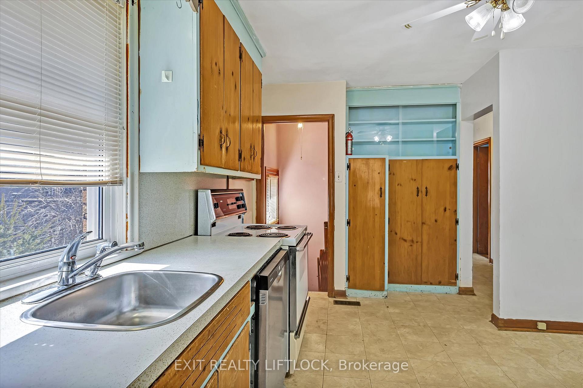 Photo 12 of 250 Bellevue Street, Peterborough, Northcrest Ward 5 — HOMEH